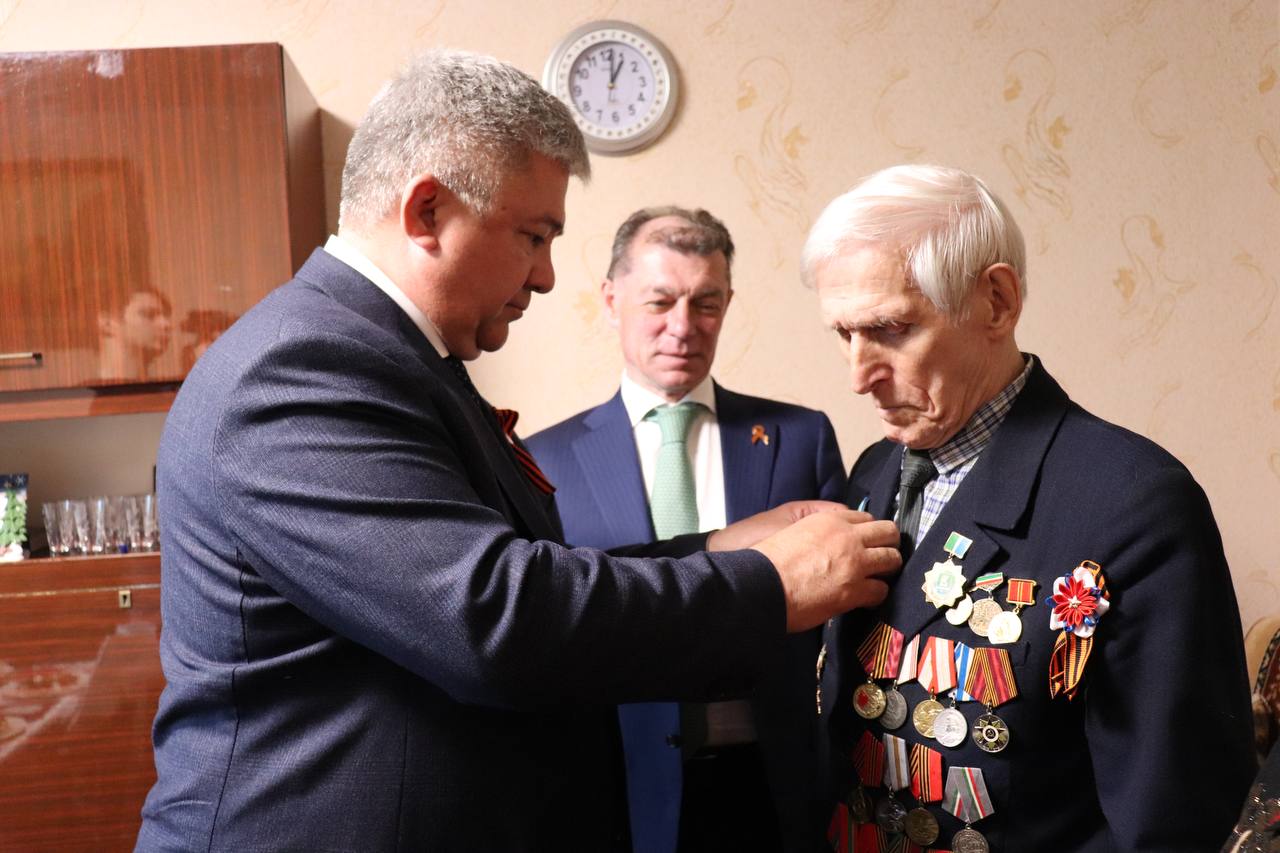 В Зеленодольском районе учредили медаль «Зеленодольск — город трудовой доблести»