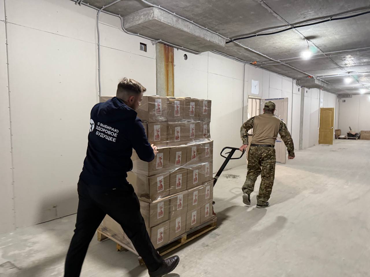 Татарстан доставил 2 тыс. подарочных наборов для ветеранов из Курска