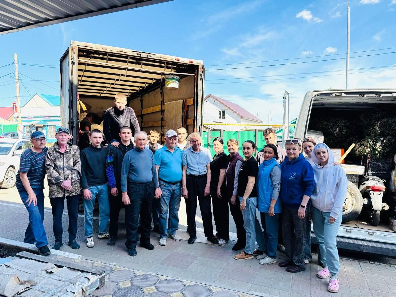 Жители Буинска отправили в зону СВО два «УАЗа», мотоцикл и коптеры