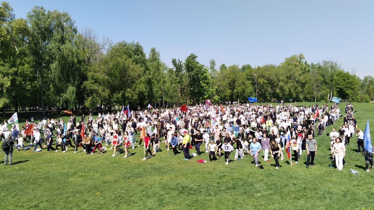 Чемпионы из «Зенита» и УНИКСа провели зарядку со студентами в Казани