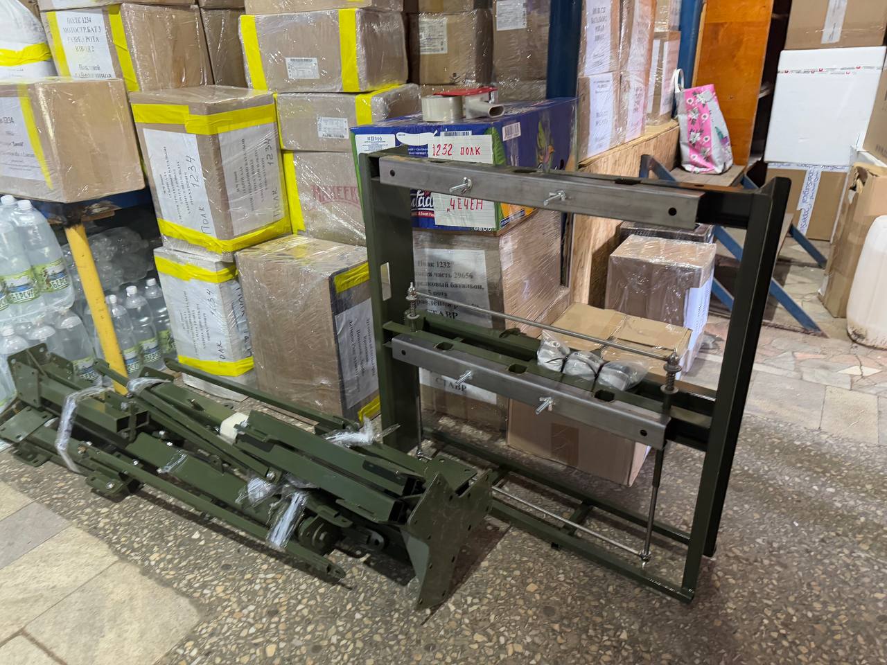 Мамадышские волонтеры отправили 2 мобильные бани и стройматериалы в зону СВО