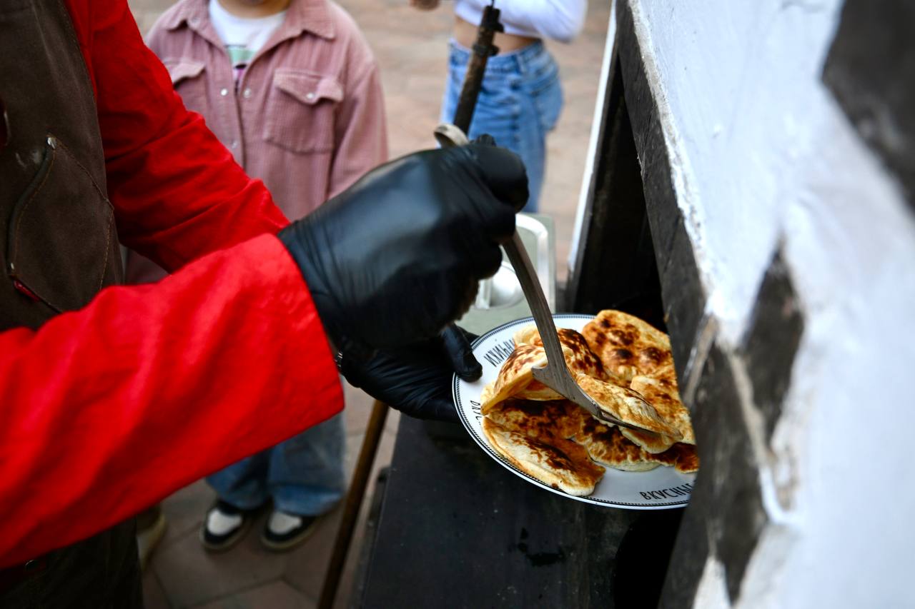 Более 2 тыс. жителей Казани отметили праздник двора под песни Салавата