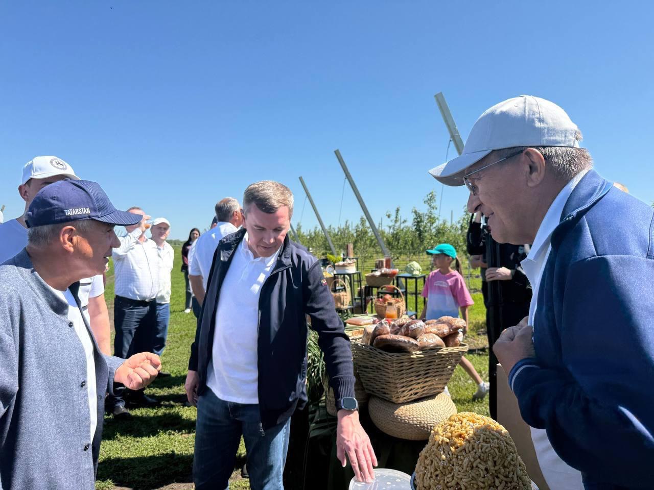 Буинские фермеры попросили Минниханова о субсидиях на строительство парников