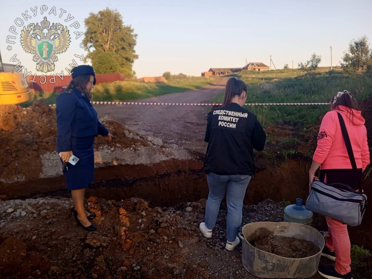 Работника фермы в Татарстане насмерть засыпало грунтом