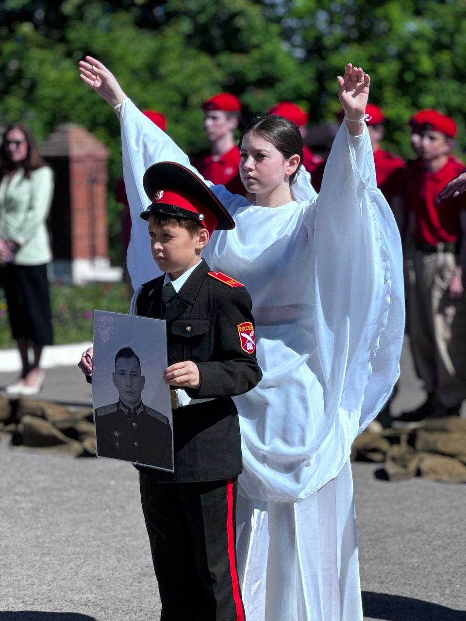 На школе Мамадыша установили мемориальные доски в честь бойцов СВО