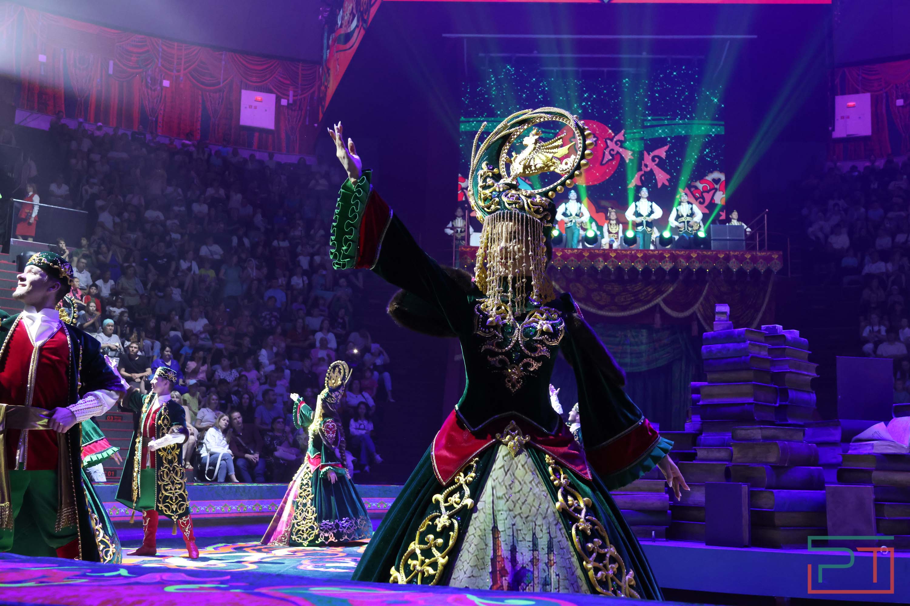 Премьера спектакля «Мирас»