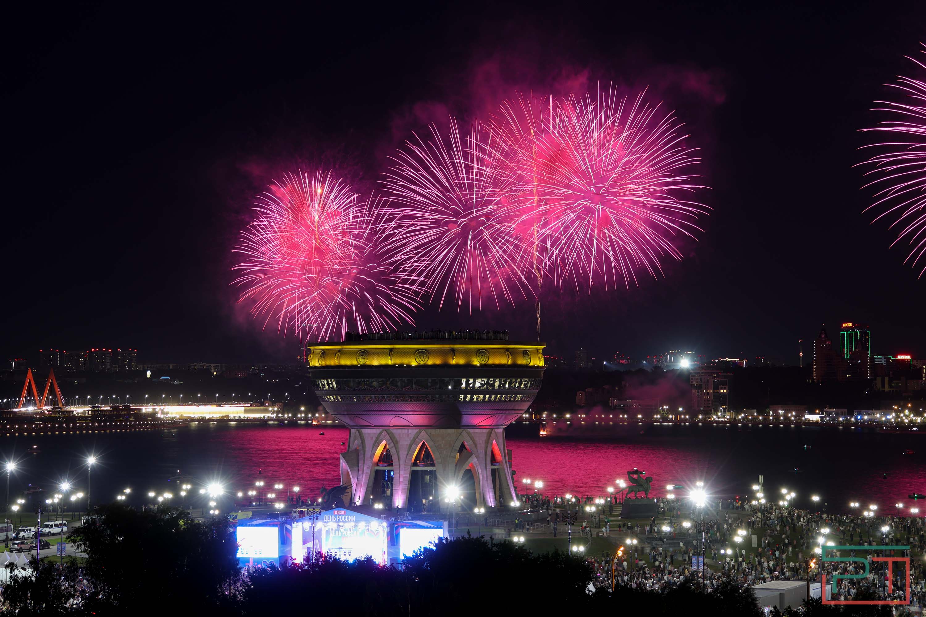 Салют на День России