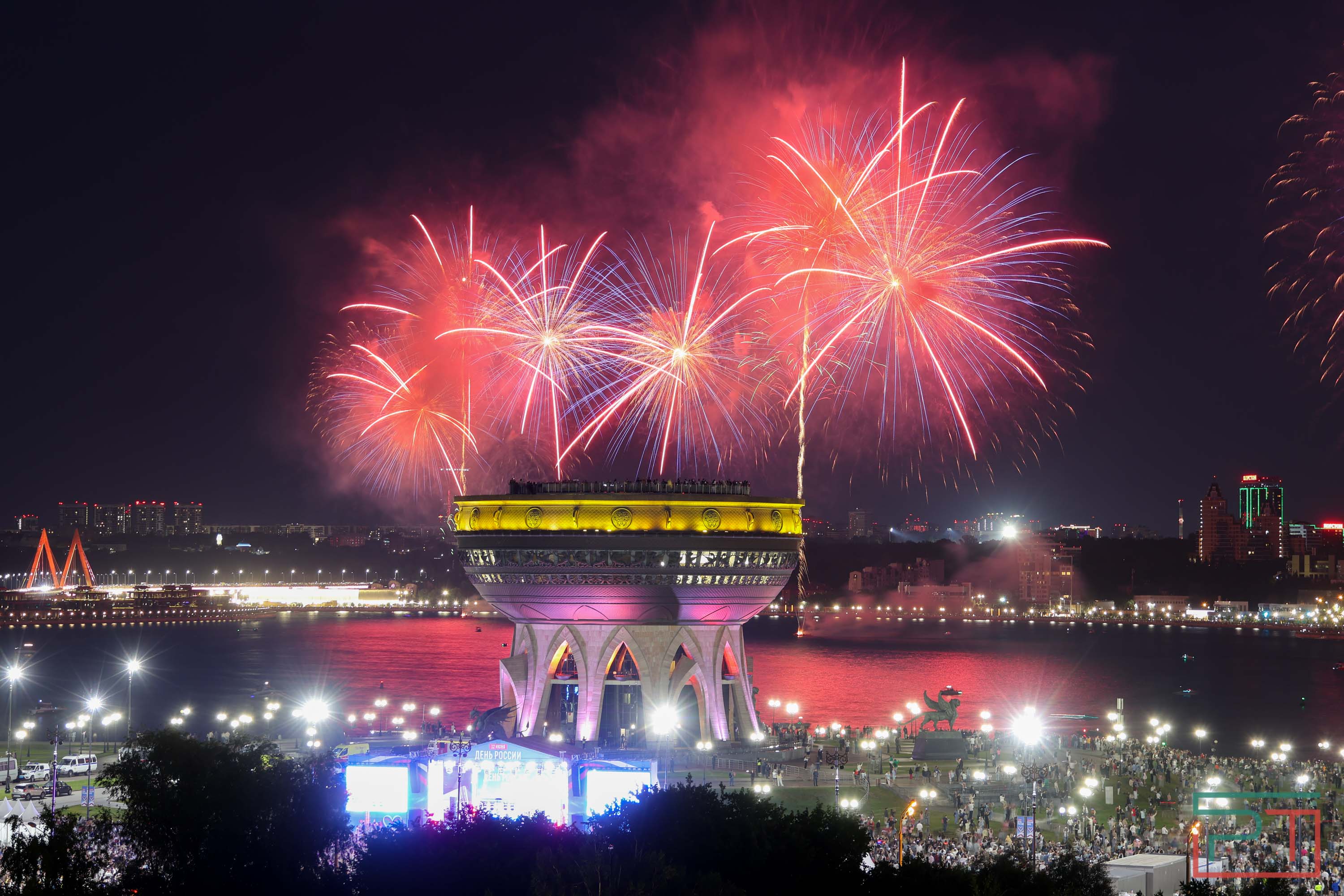 Салют на День России