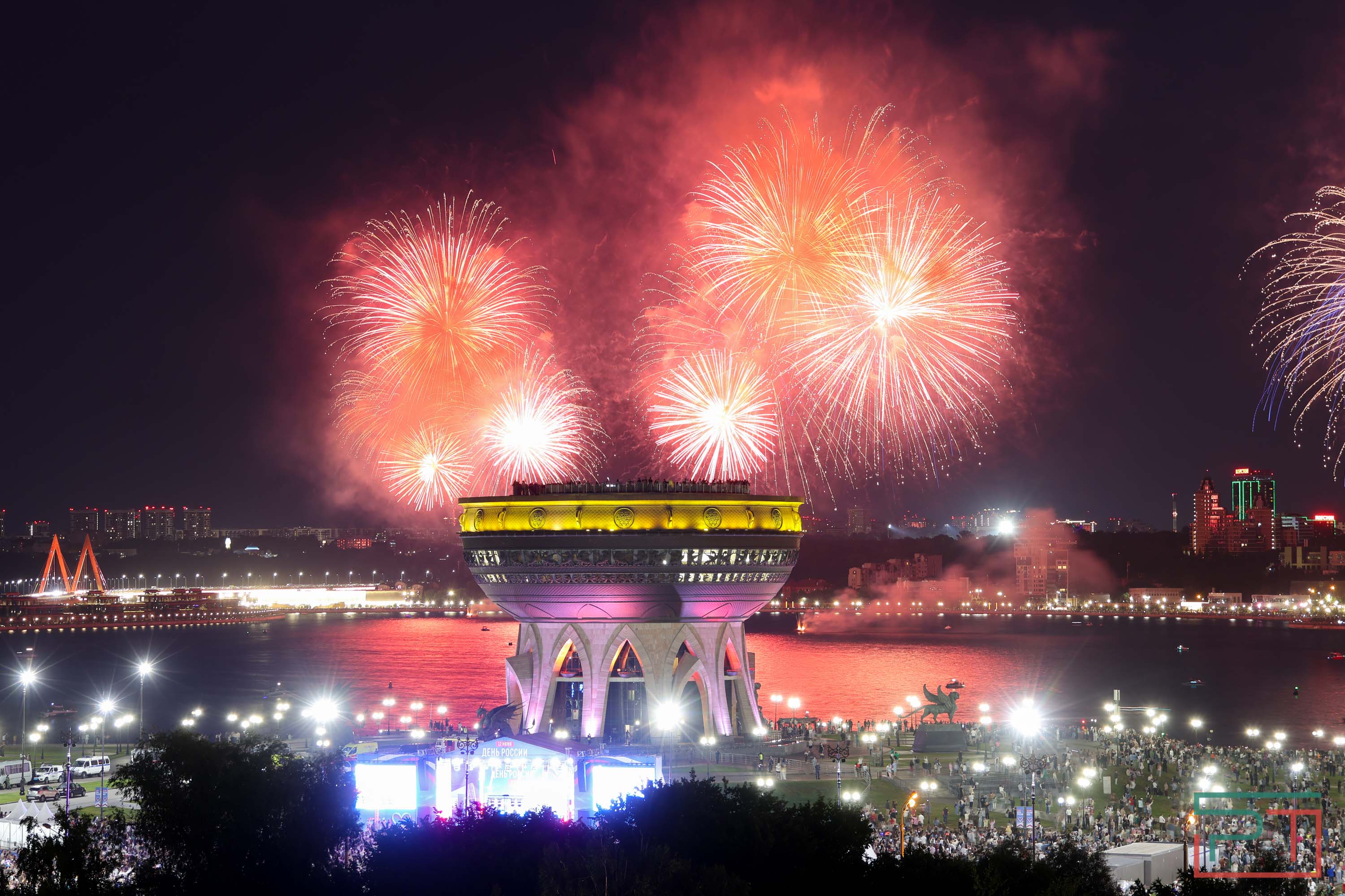 Салют на День России