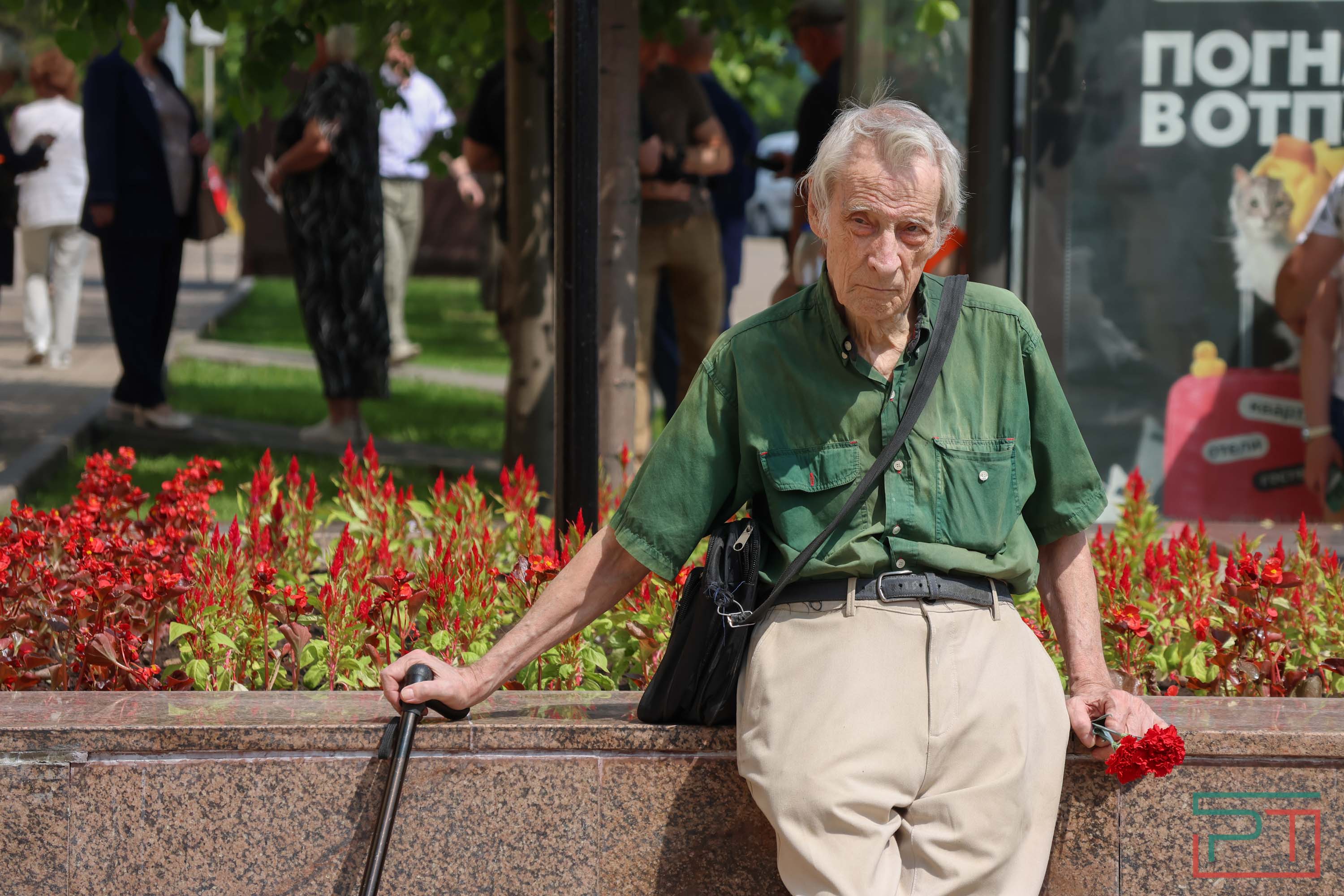 Минниханов и Шаймиев возложили цветы к памятнику Пушкину