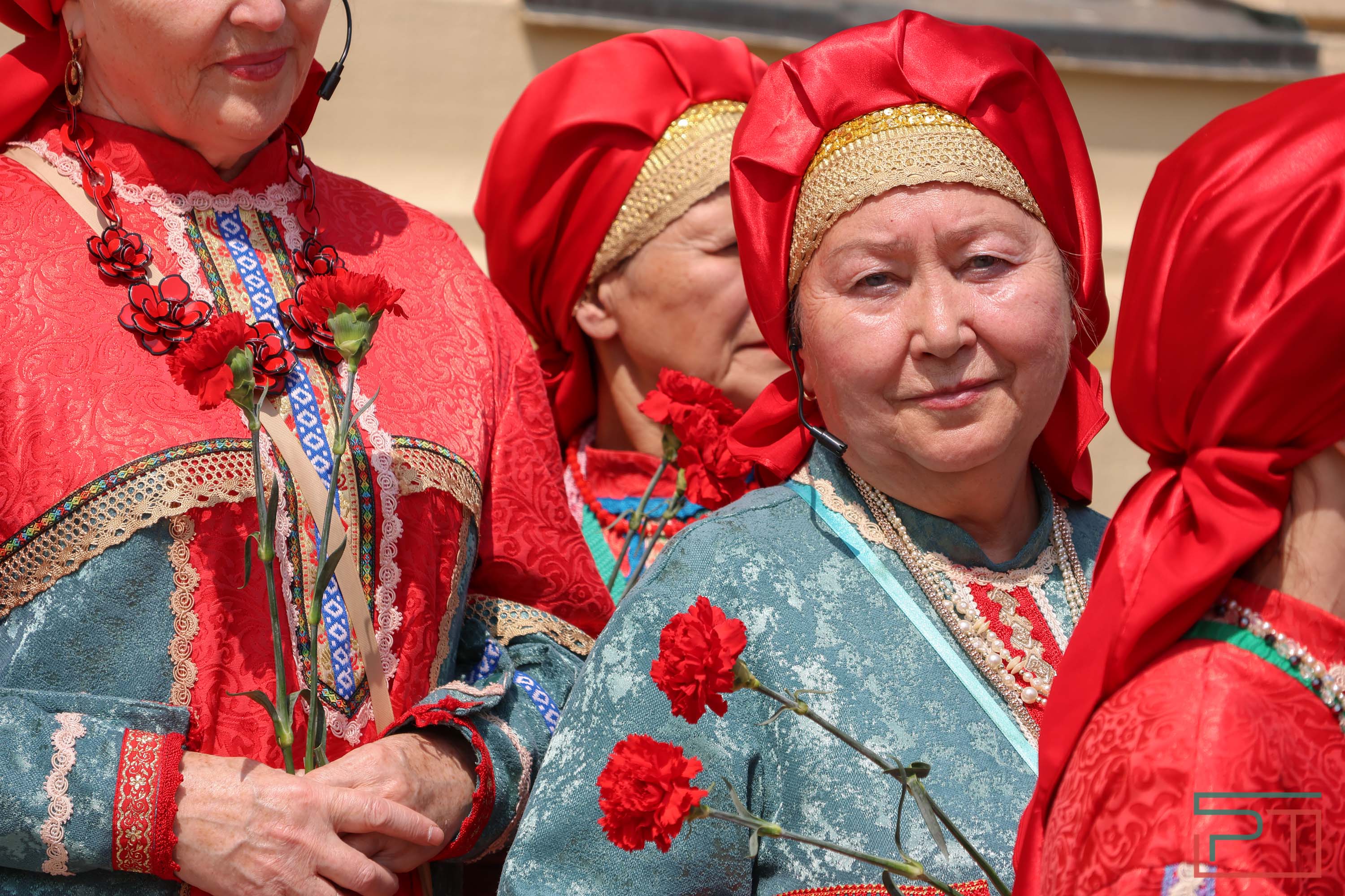 Минниханов и Шаймиев возложили цветы к памятнику Пушкину