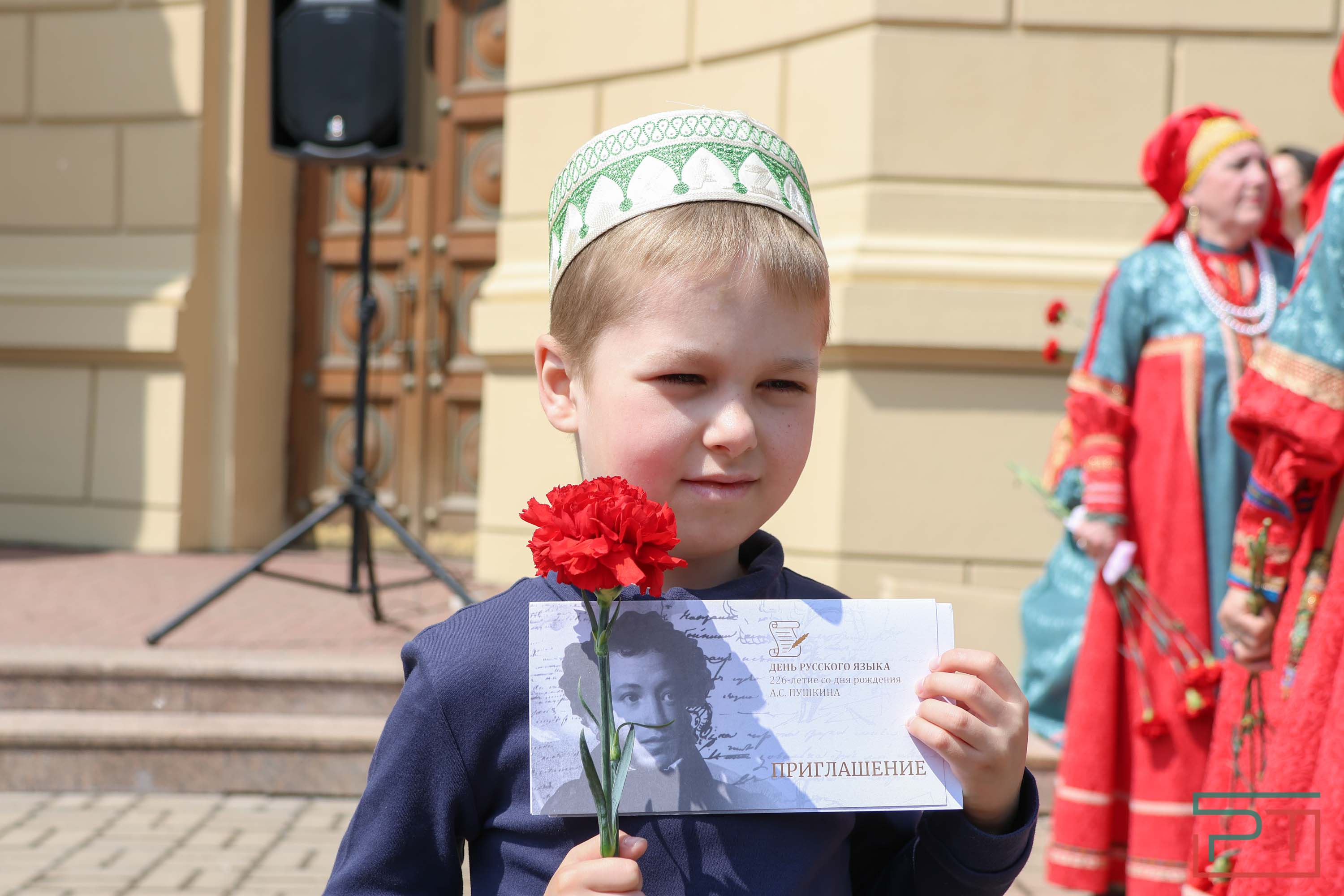 Минниханов и Шаймиев возложили цветы к памятнику Пушкину