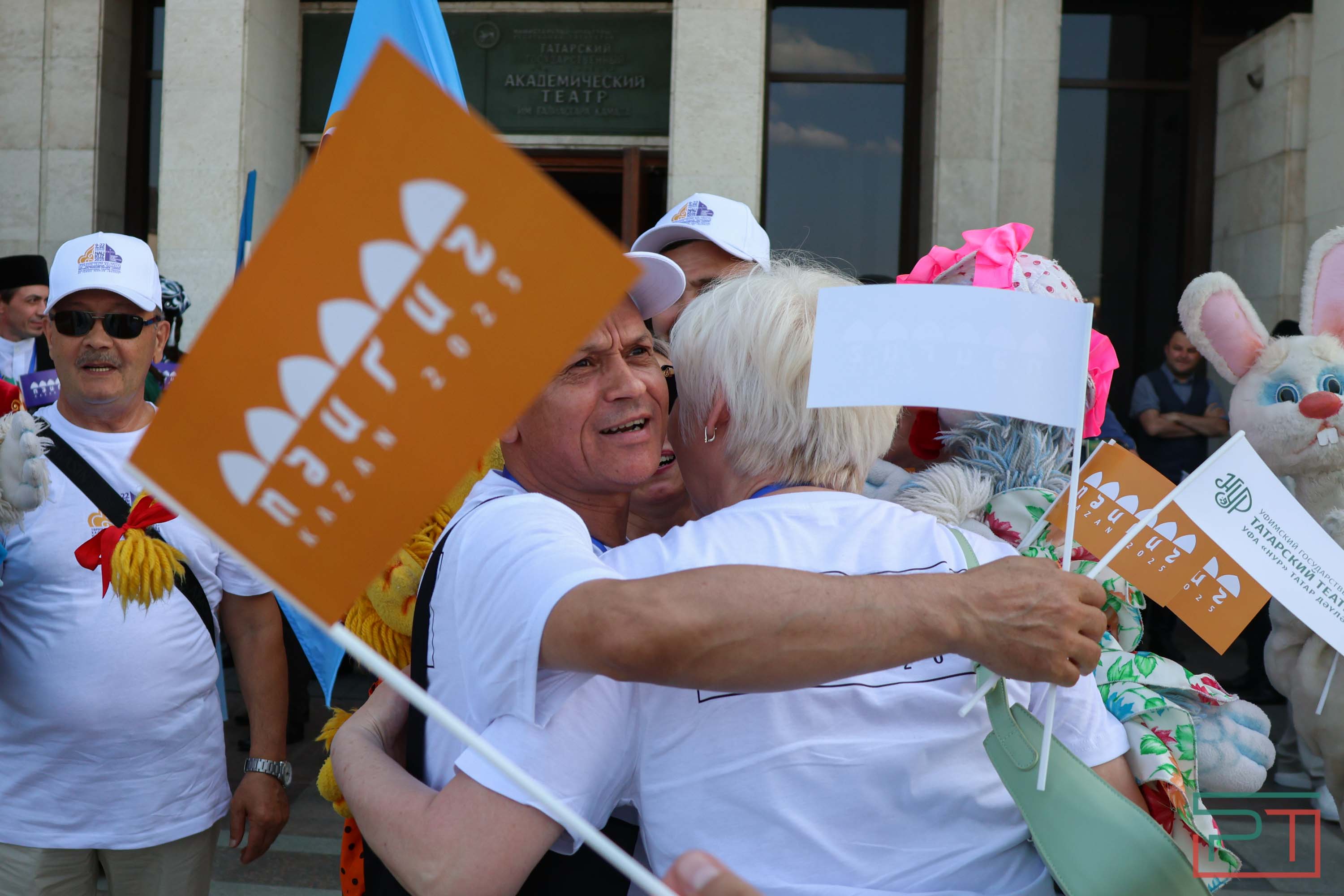 Всё смешалось: люди, флаги, куклы – в Казани проходит фестиваль «Науруз»