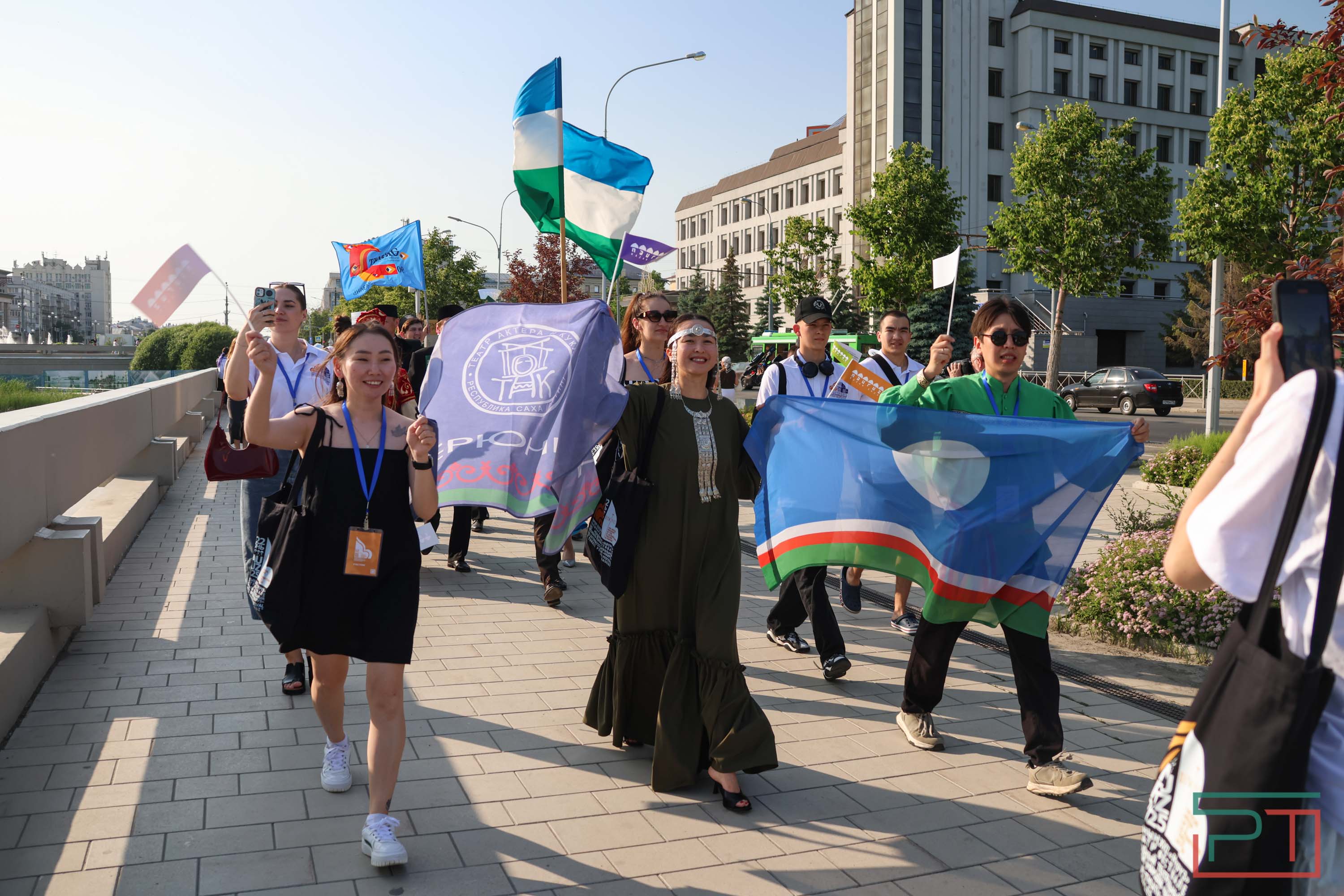 Всё смешалось: люди, флаги, куклы – в Казани проходит фестиваль «Науруз»