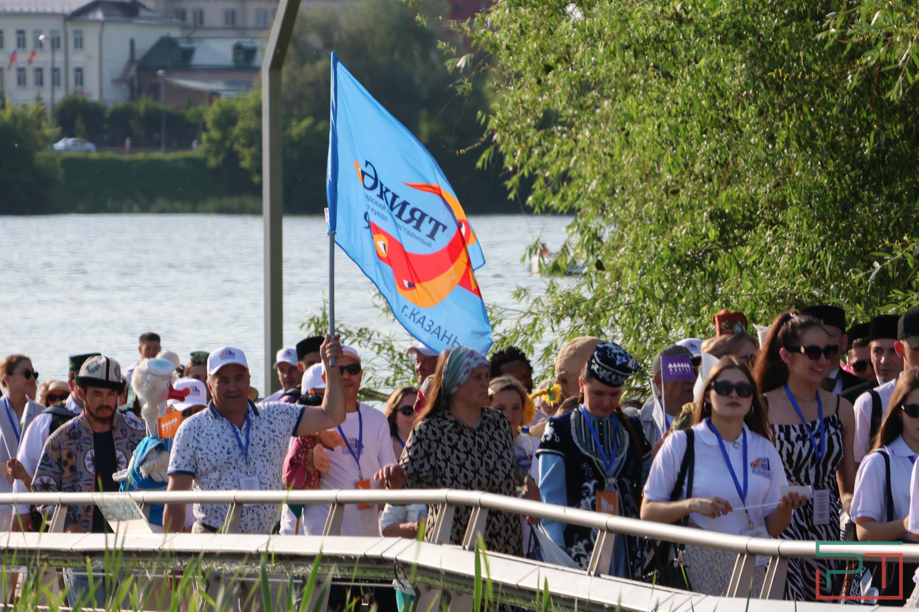 Всё смешалось: люди, флаги, куклы – в Казани проходит фестиваль «Науруз»