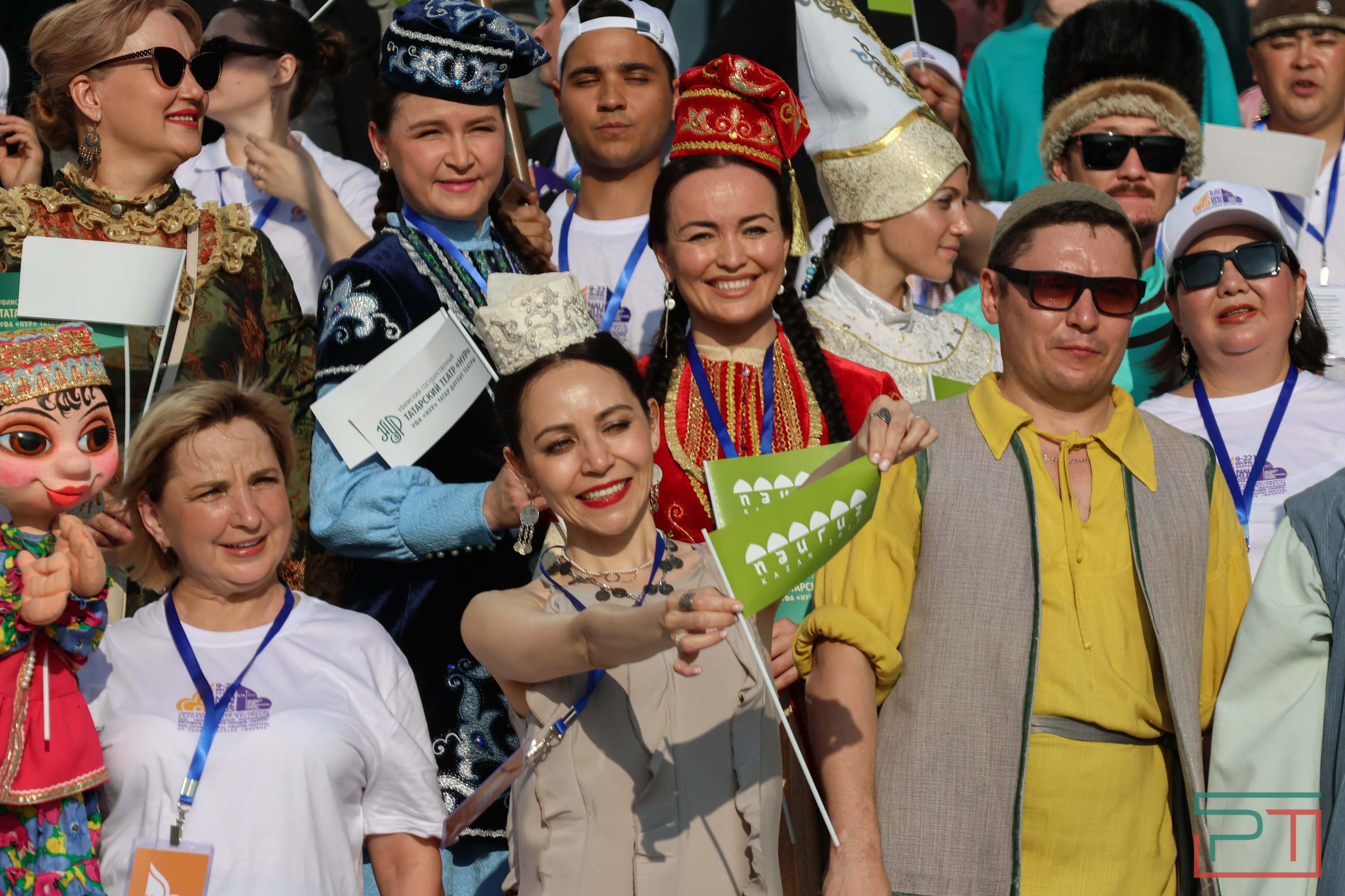 Всё смешалось: люди, флаги, куклы – в Казани проходит фестиваль «Науруз»