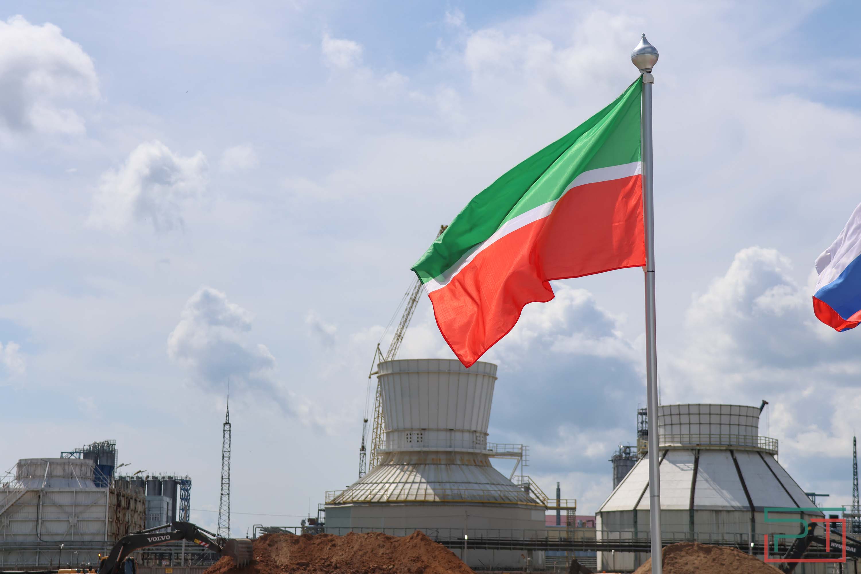 Минниханов запустил строительство фабрики катализаторов в Казани