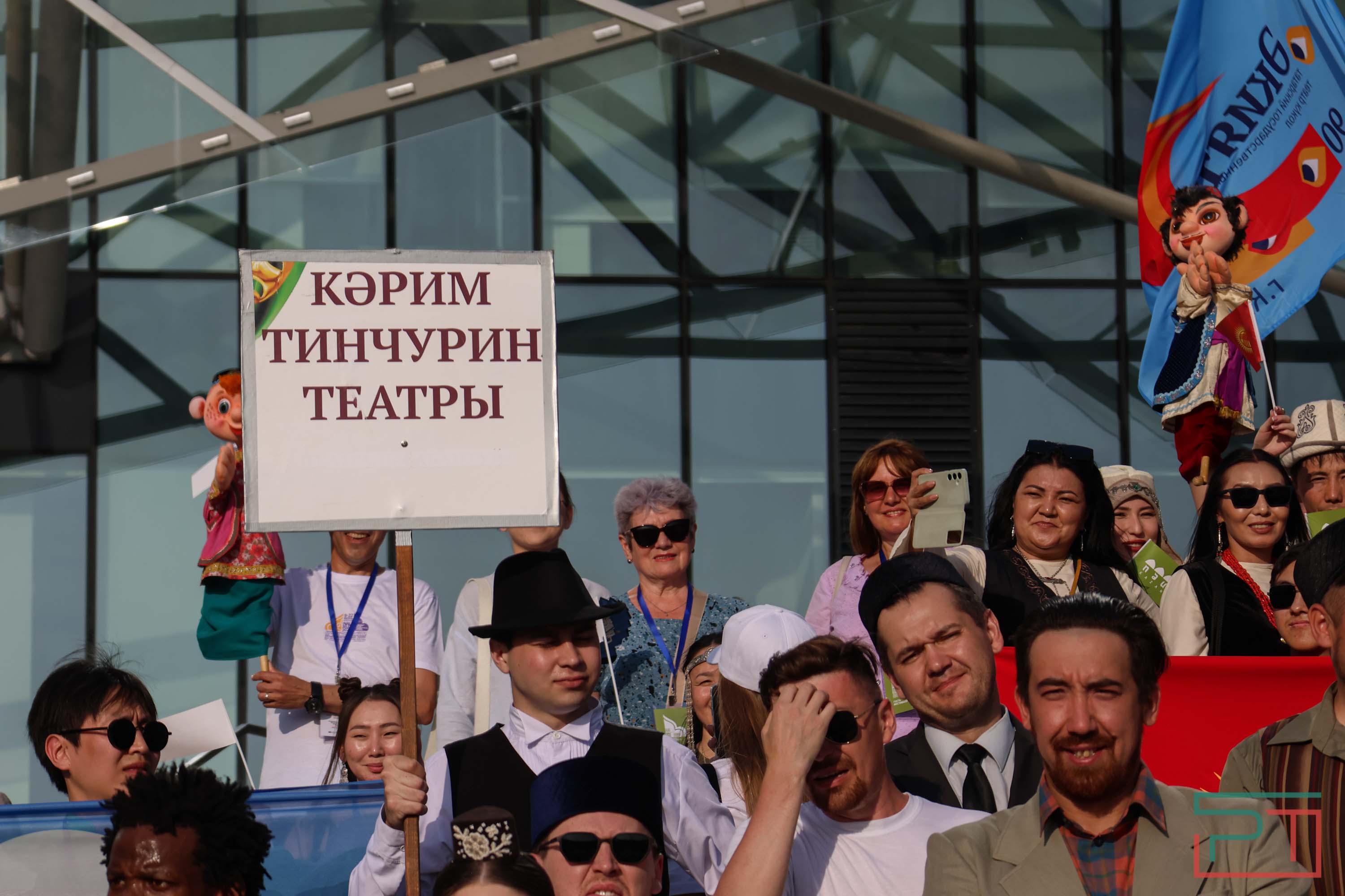 Всё смешалось: люди, флаги, куклы – в Казани проходит фестиваль «Науруз»