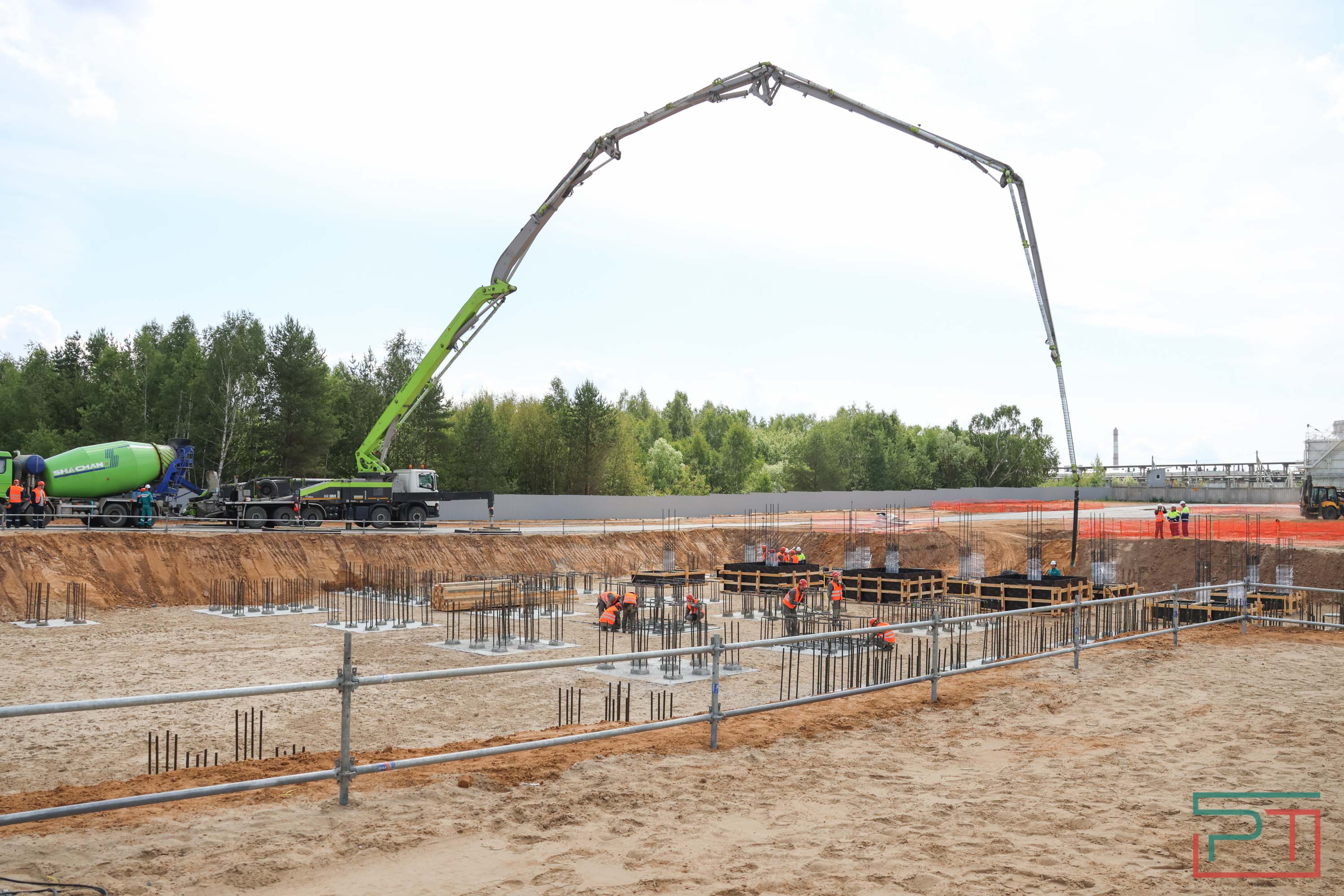 Минниханов запустил строительство фабрики катализаторов в Казани