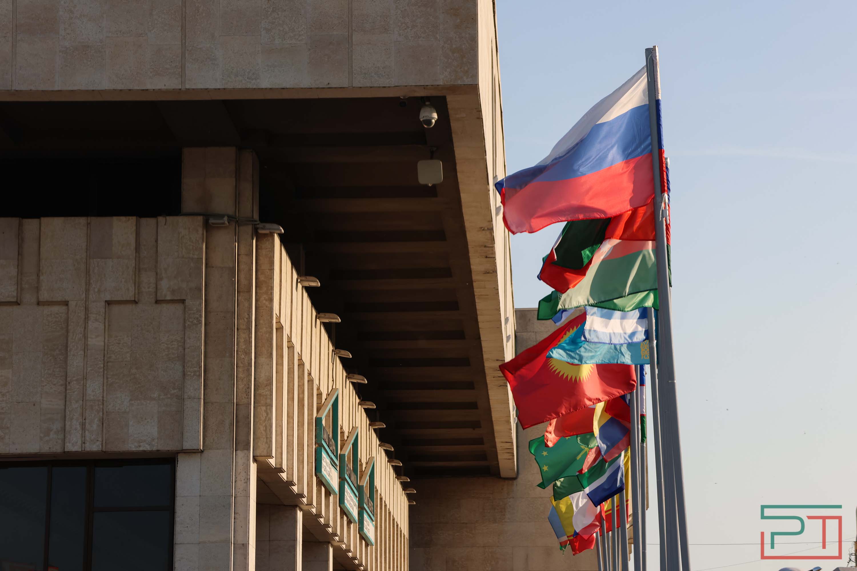 Всё смешалось: люди, флаги, куклы – в Казани проходит фестиваль «Науруз»