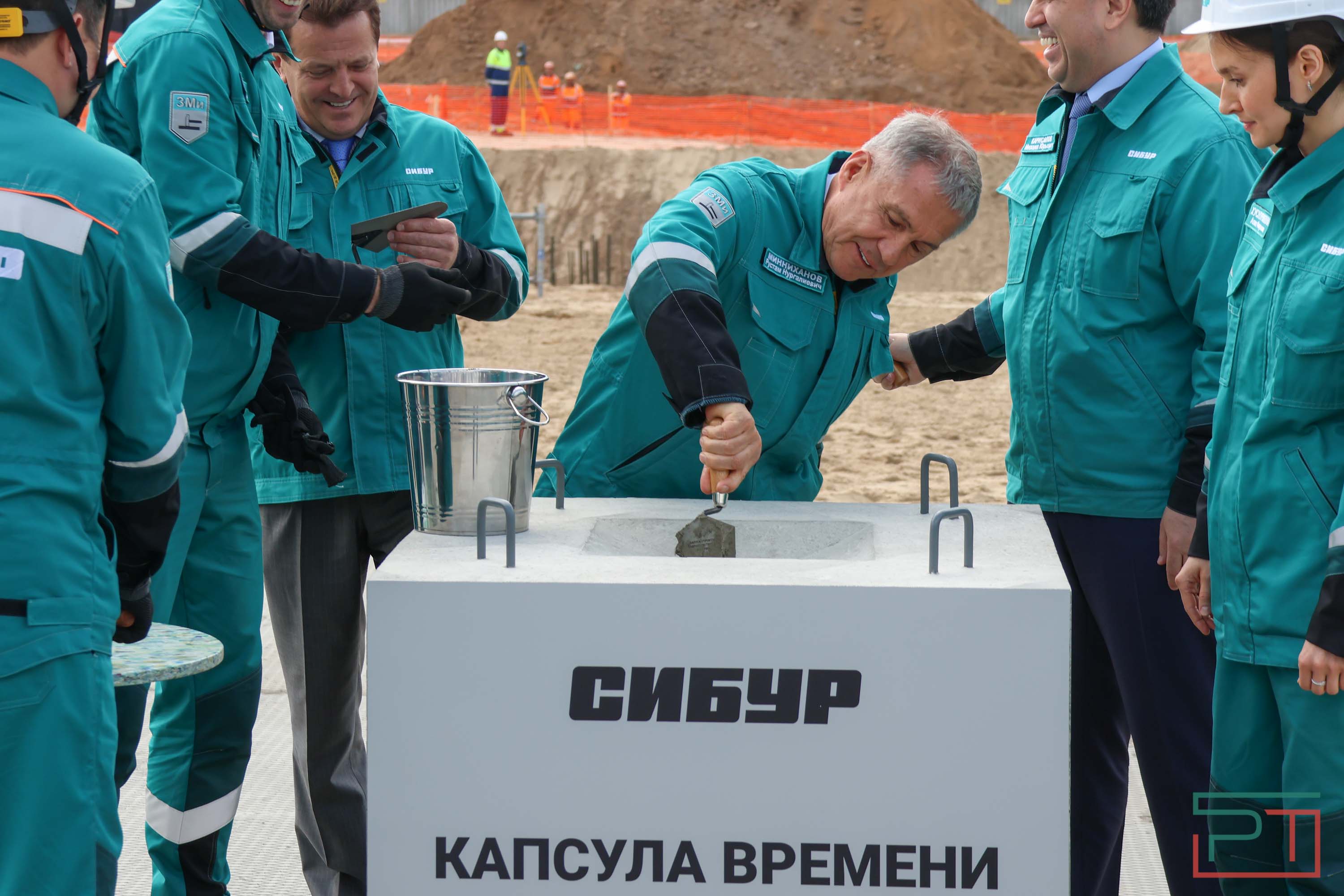 Минниханов запустил строительство фабрики катализаторов в Казани