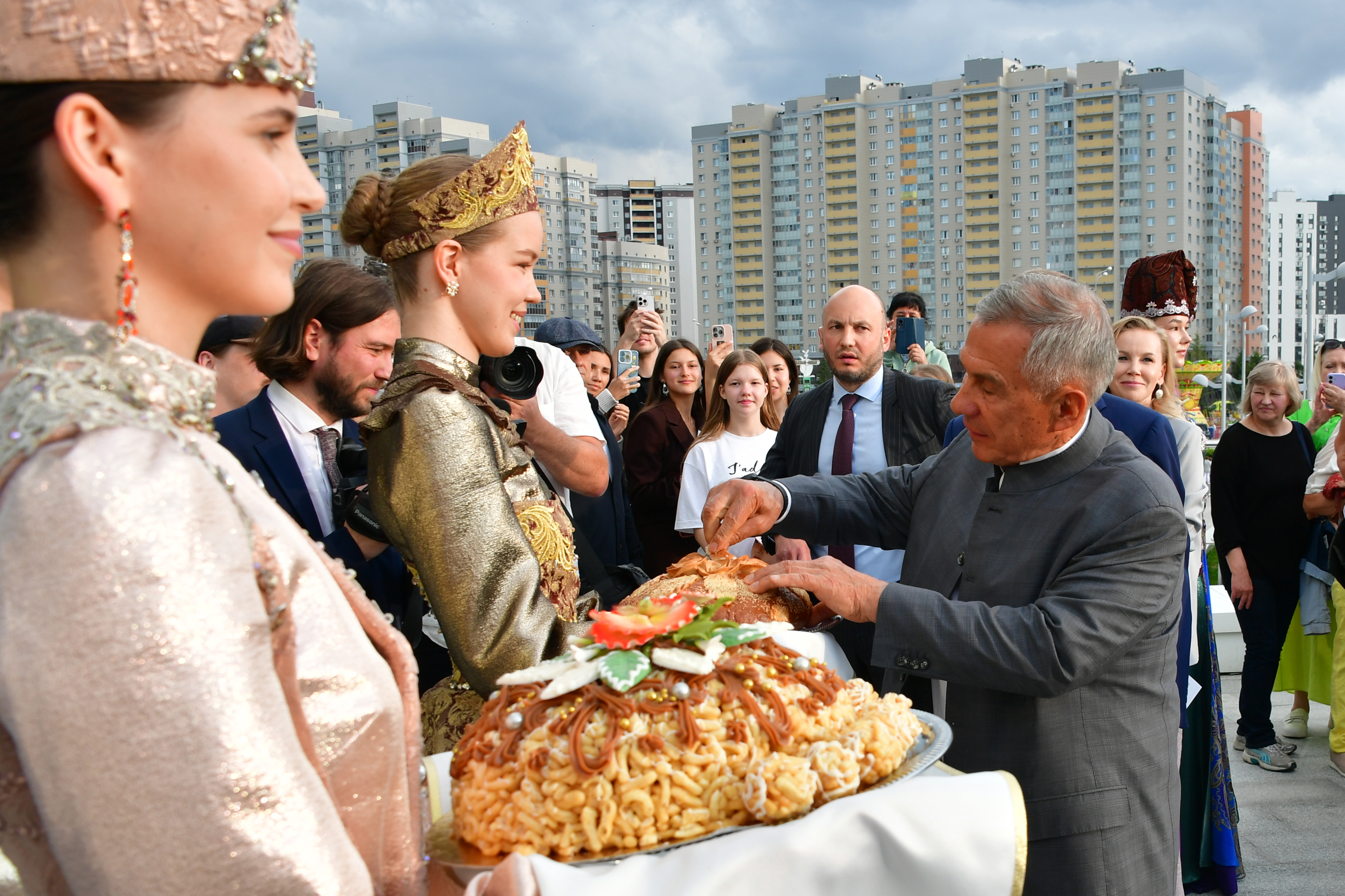 Минниханов и Шаймиев побывали на конных скачках в честь Сабантуя в Казани