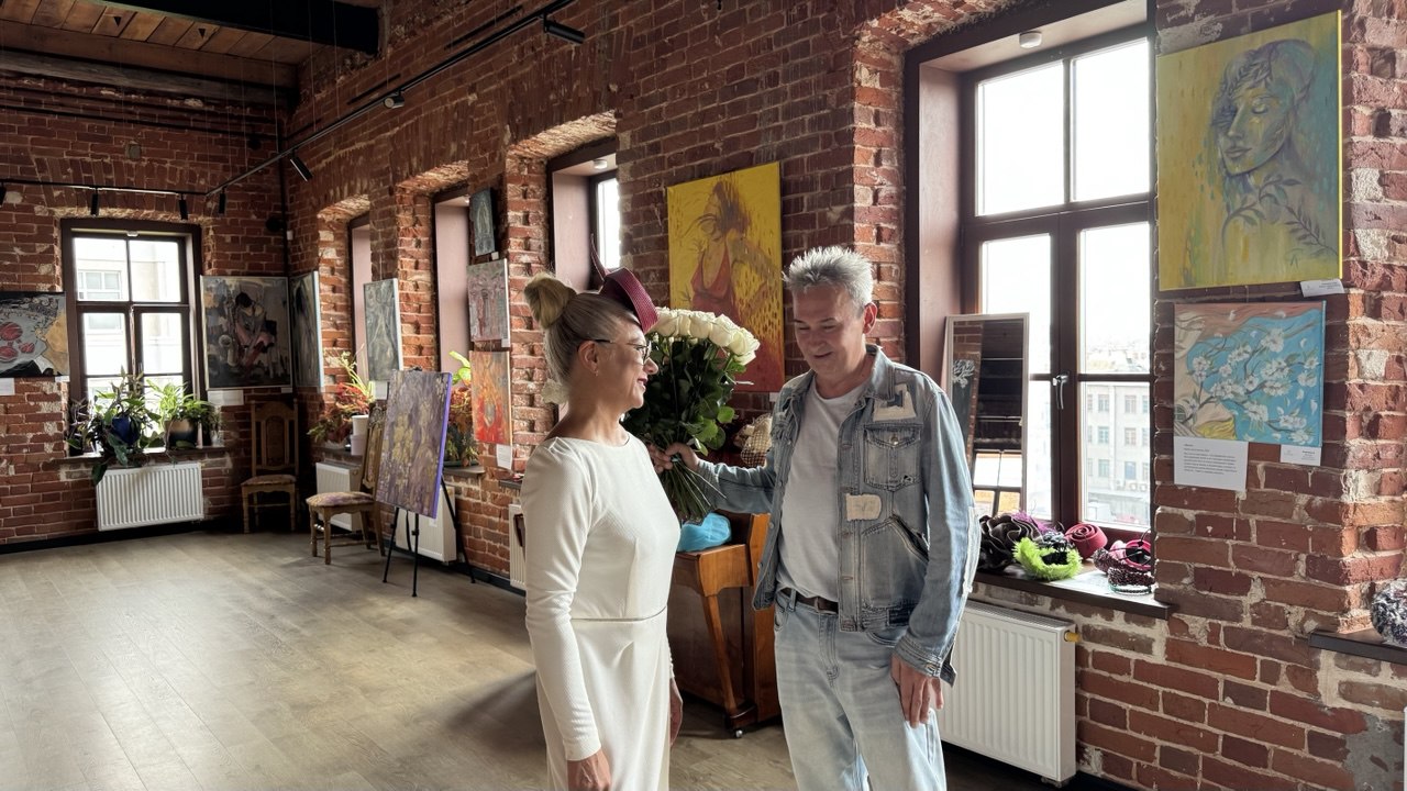 «Мне шляпки не идут»: кутюрье из Питера развеяла в Казани миф, в который верят 90% женщин