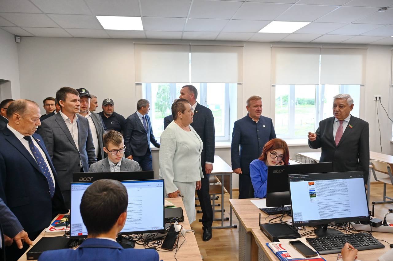 Мухаметшин призвал сельчан активнее участвовать в программах поддержки