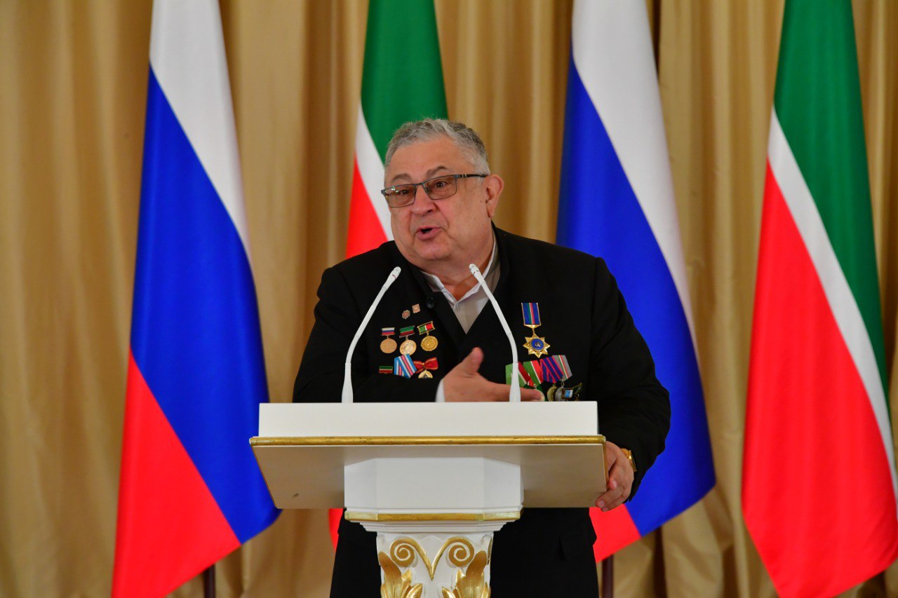 Песошин вручил стипендии победителям фестиваля «Созвездие – Йолдызлык»