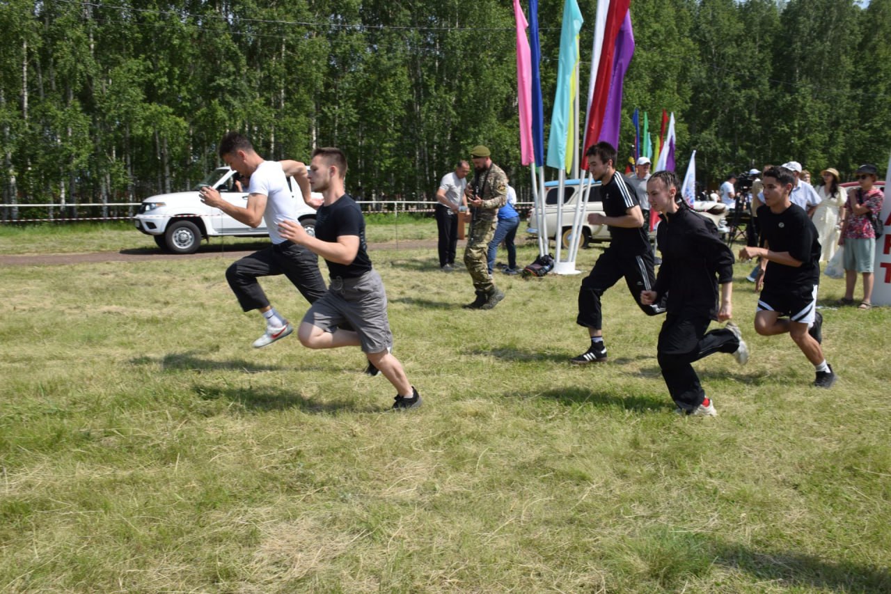 Выставку трофеев СВО представили гостям Сабантуя в Нурлате