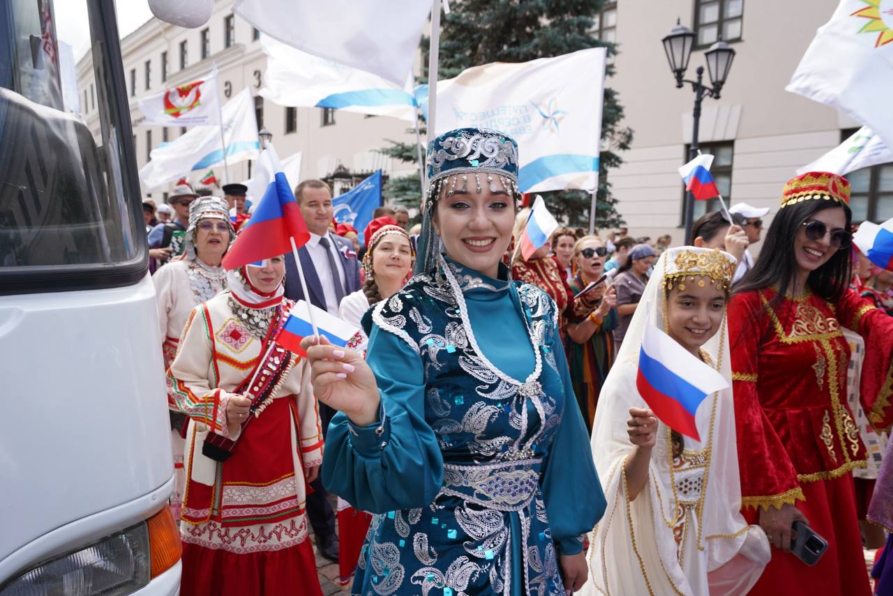 В Казанском Кремле стартовал «Парад дружбы народов» — фото