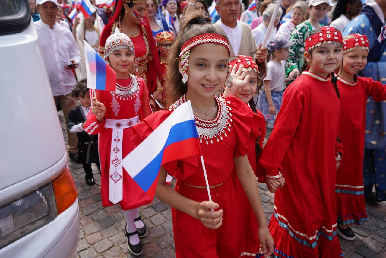 В Казанском Кремле стартовал «Парад дружбы народов» — фото