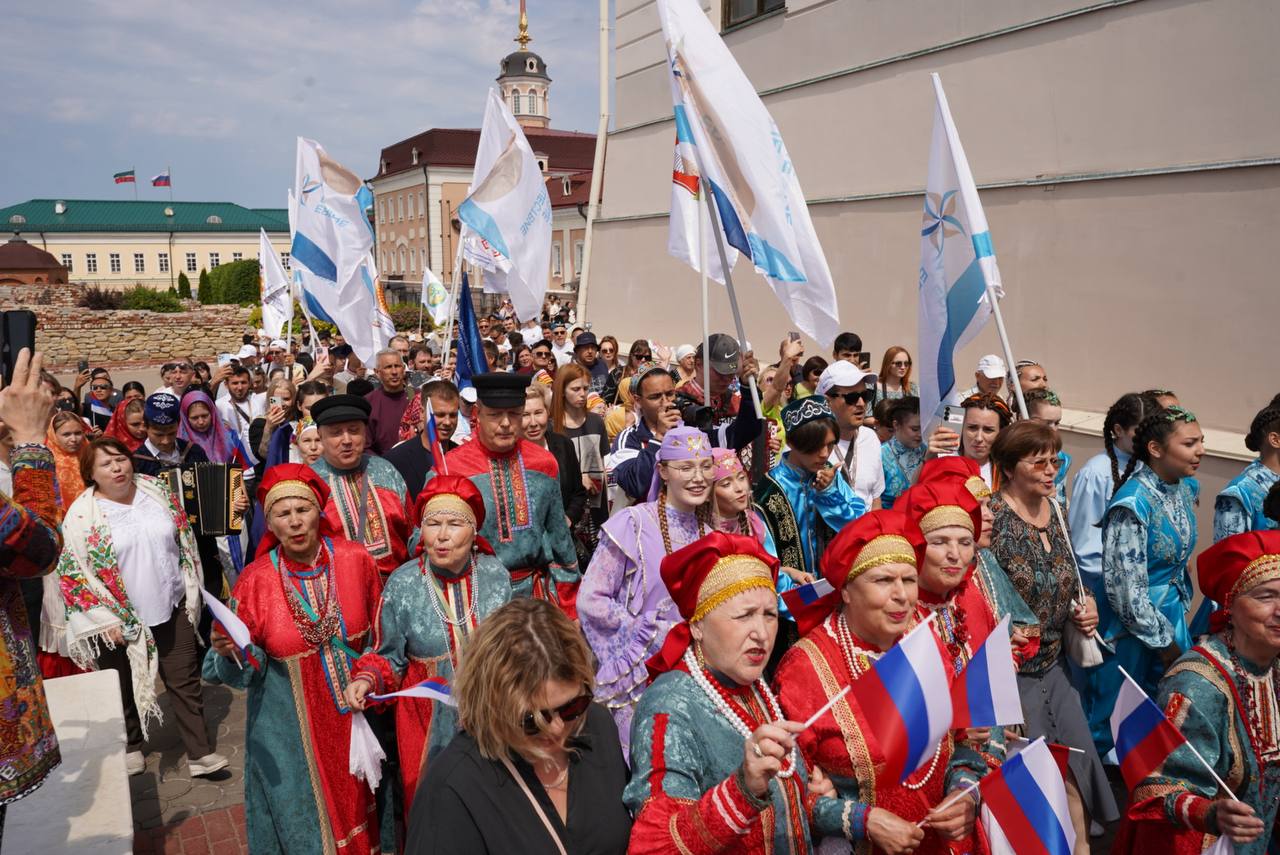 В Казанском Кремле стартовал «Парад дружбы народов» — фото