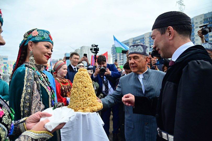 Минниханов посетил Сабантуй в Якутске: Праздник проходит на земле наших братьев