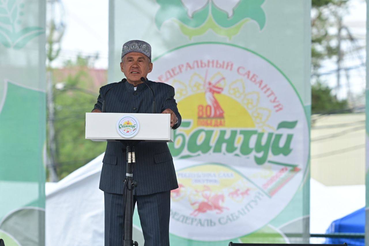 Минниханов посетил Сабантуй в Якутске: Праздник проходит на земле наших братьев