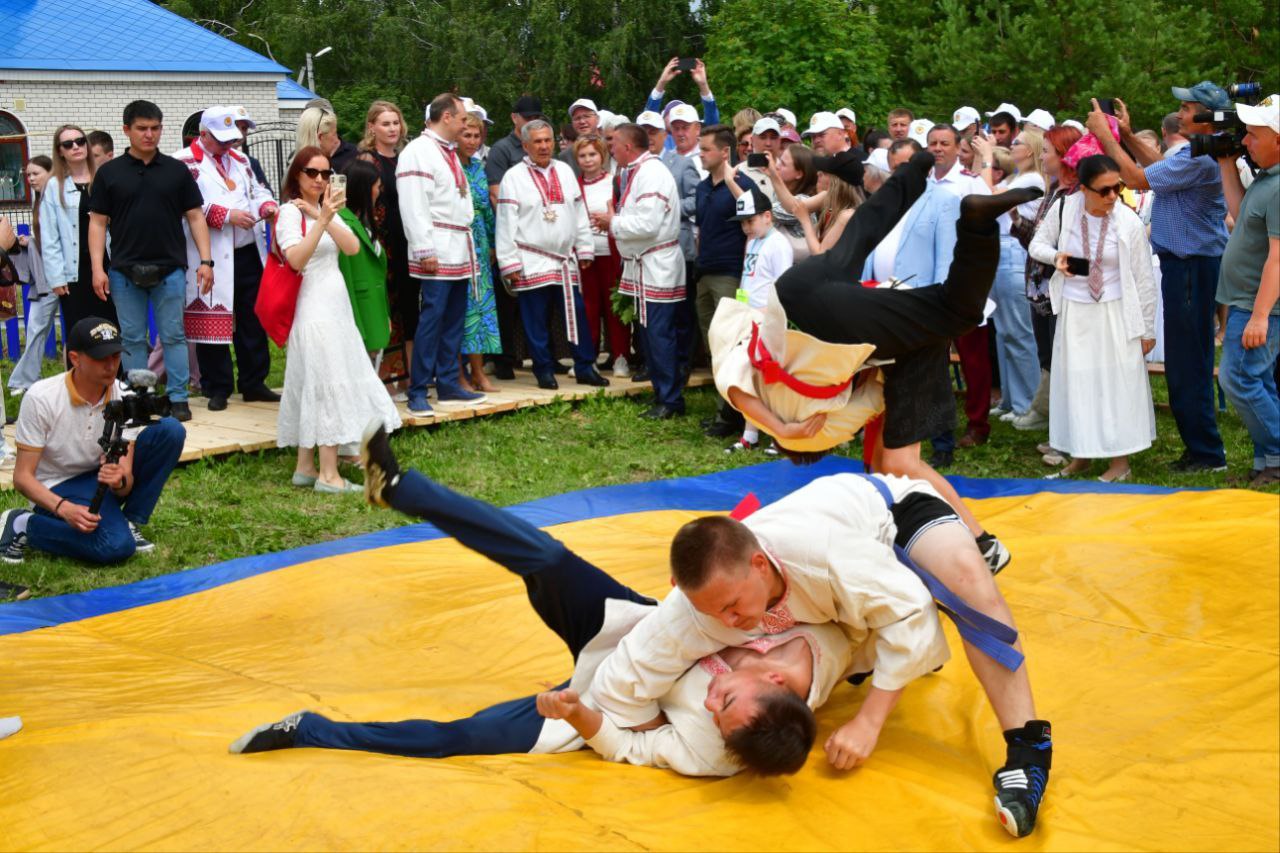 Минниханов о «Валда Шинясь»: Один из самых ярких и самобытных праздников Татарстана