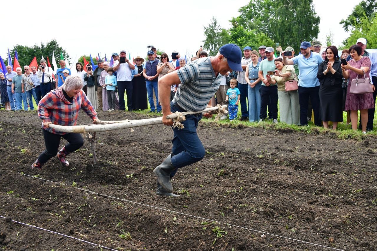 Минниханов о «Валда Шинясь»: Один из самых ярких и самобытных праздников Татарстана