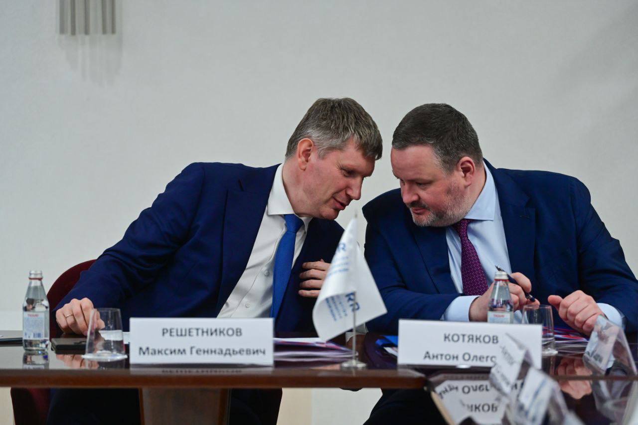 Минниханов на ПМЭФ провел заседание Ассоциации инновационных регионов