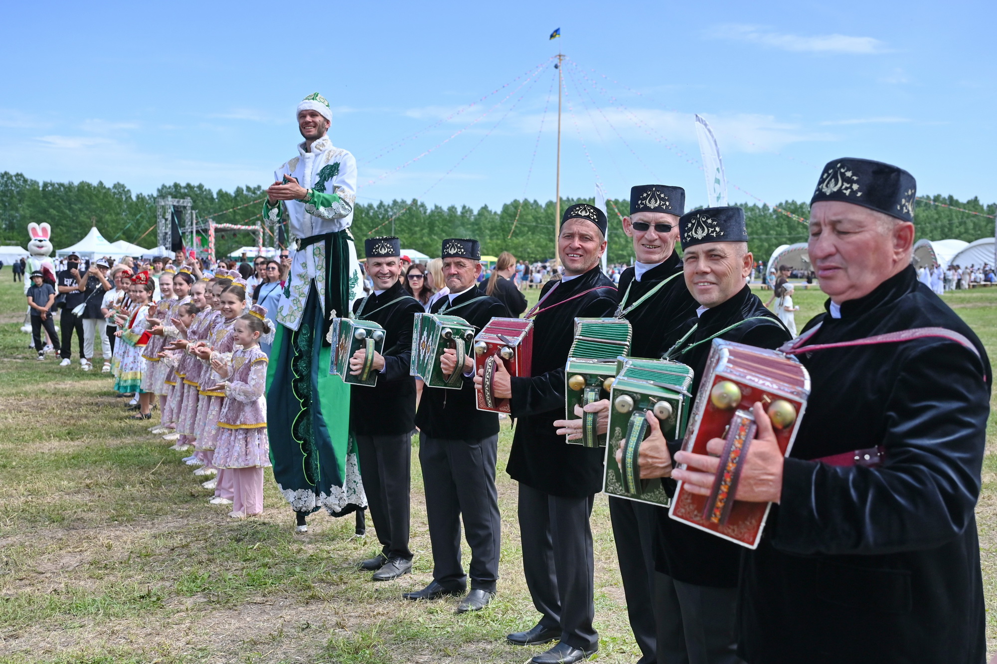 Мухаметшин посетил Сабантуй в селе Усады Высокогорского района