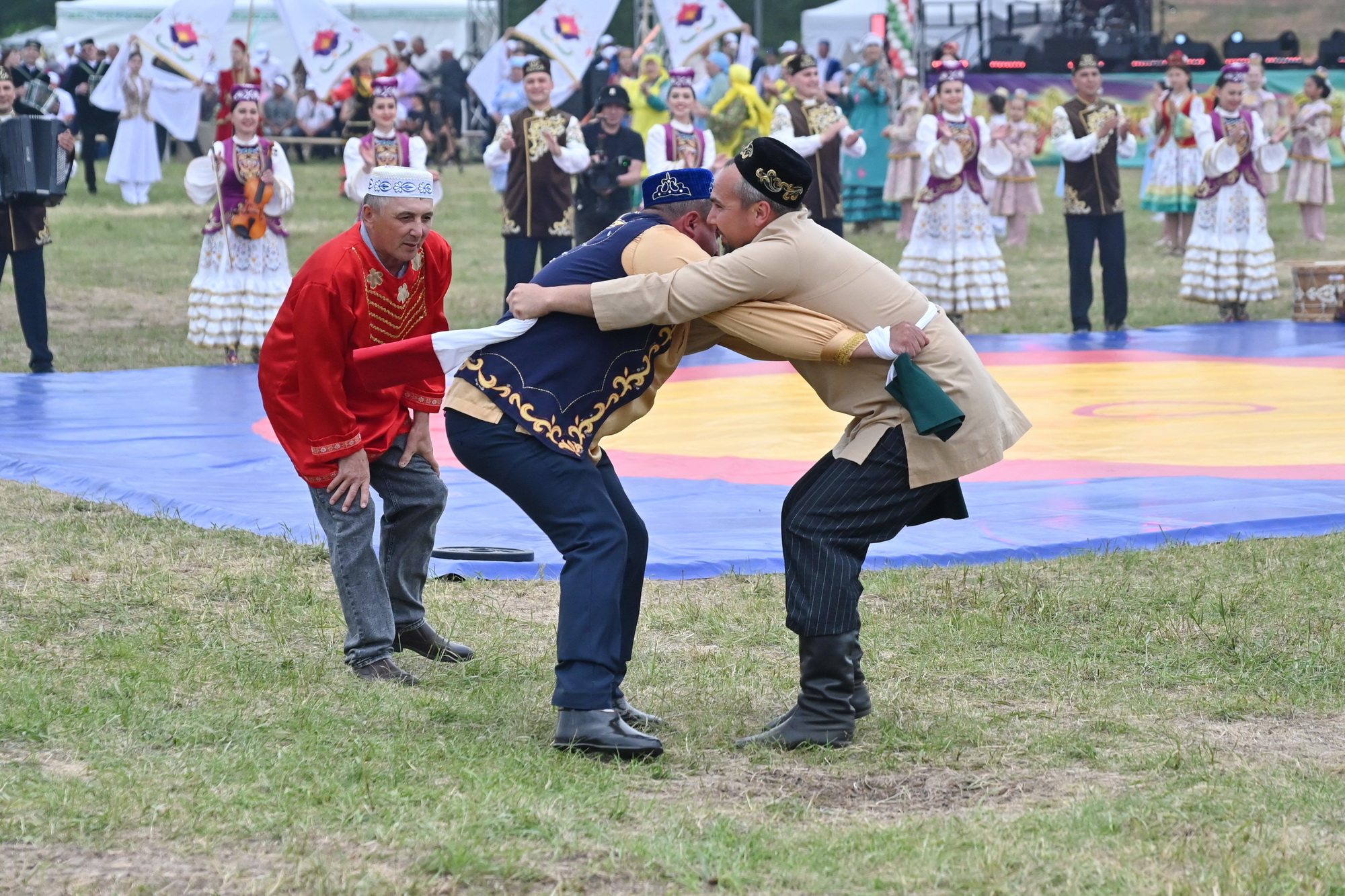 Мухаметшин посетил Сабантуй в селе Усады Высокогорского района