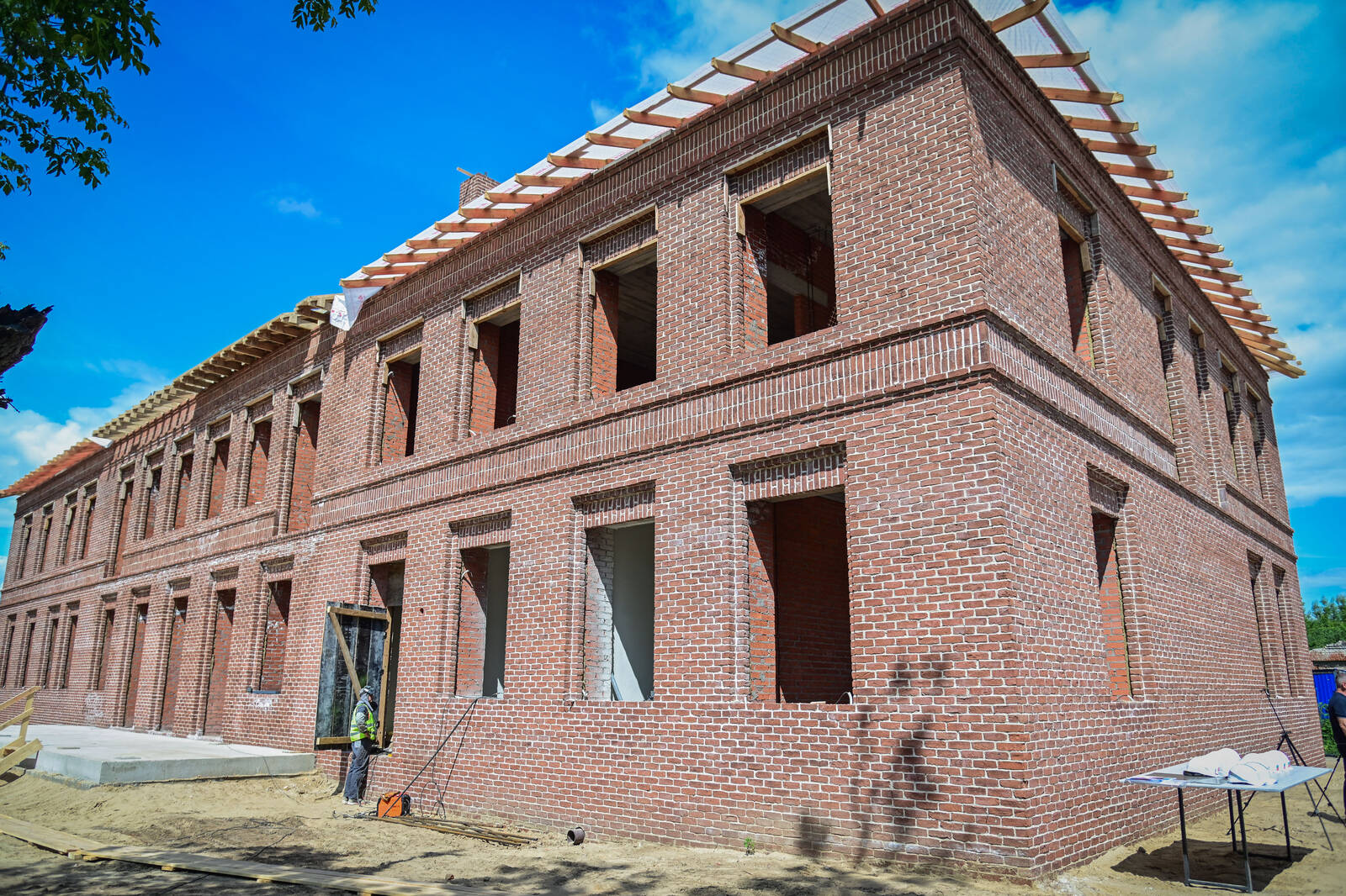 Минниханов осмотрел два обновляемых исторических объекта в центре Казани