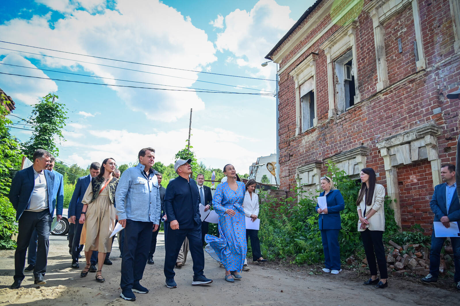 Минниханов осмотрел два обновляемых исторических объекта в центре Казани