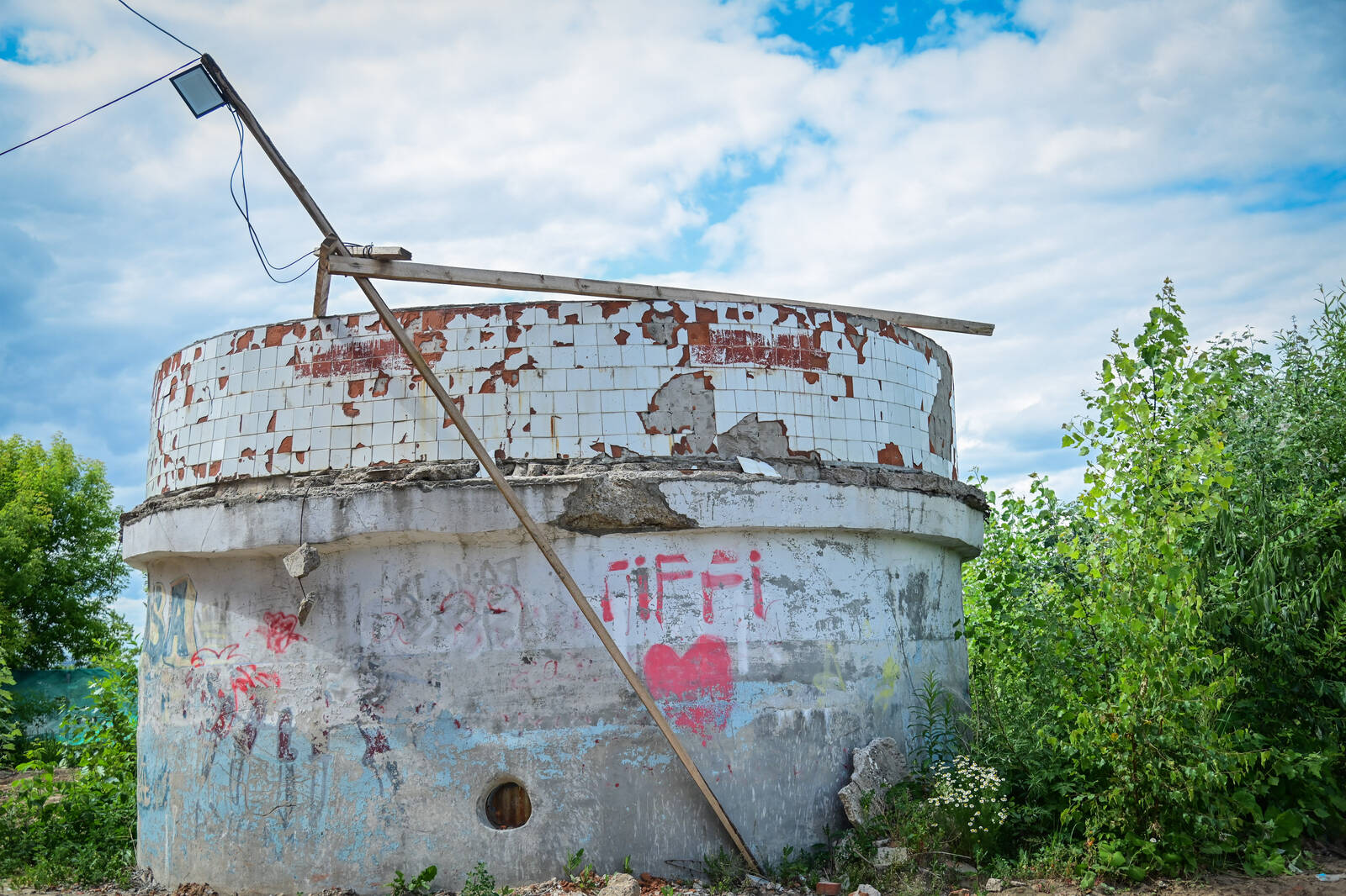 Минниханов осмотрел два обновляемых исторических объекта в центре Казани