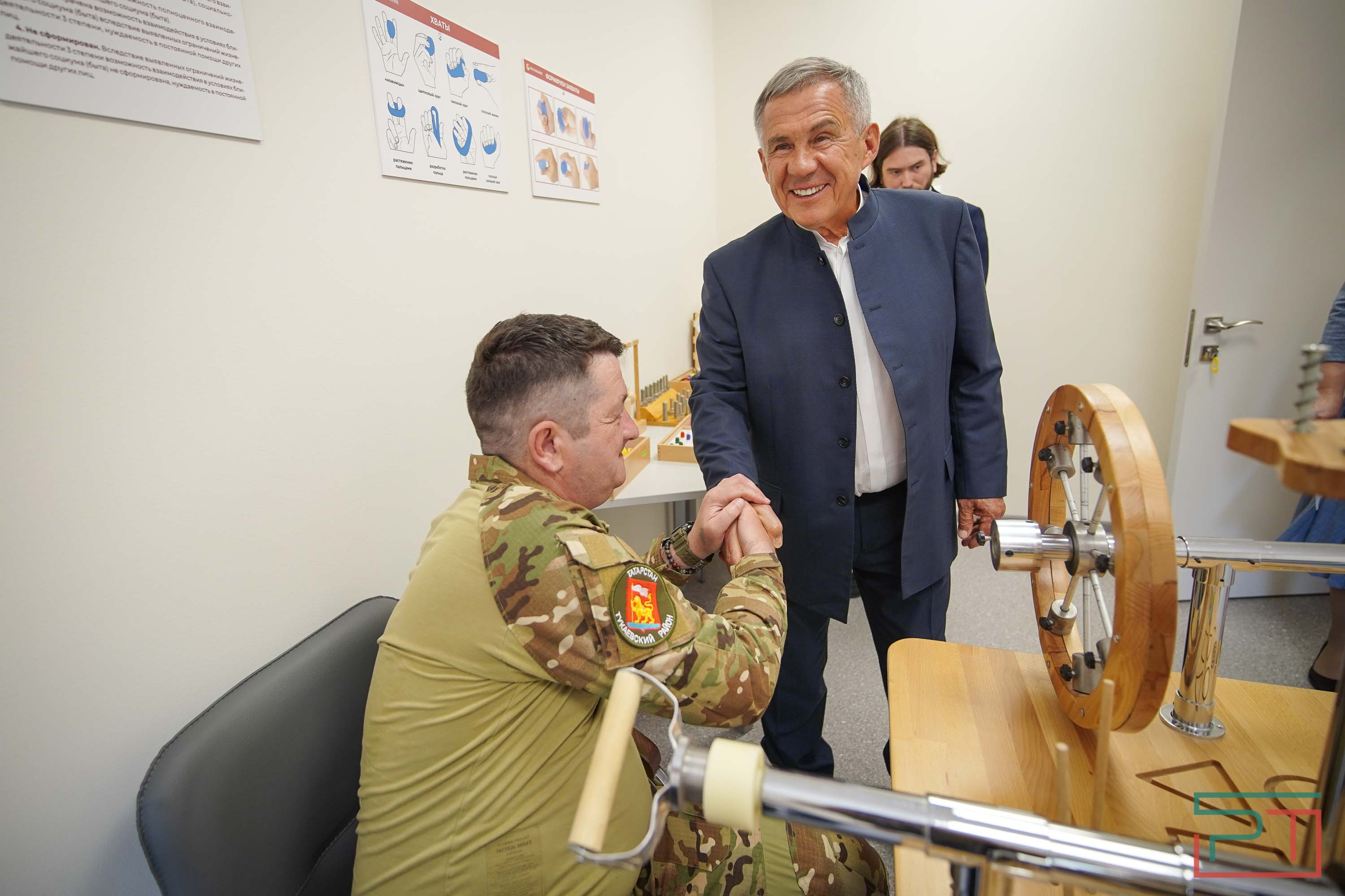 «Вы – наш главный защитник»: Минниханова попросили принять участие в выборах Раиса РТ