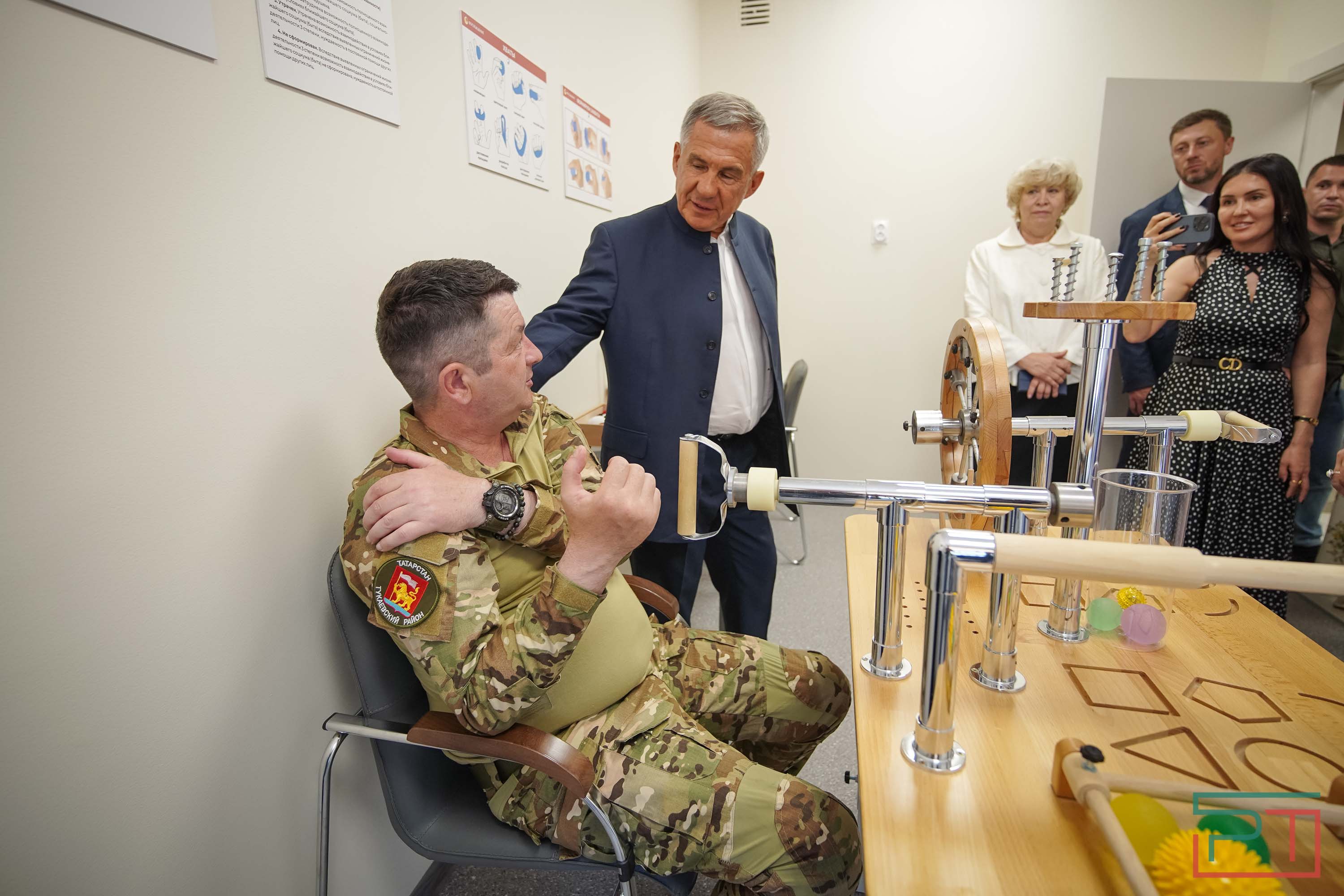 «Вы – наш главный защитник»: Минниханова попросили принять участие в выборах Раиса РТ