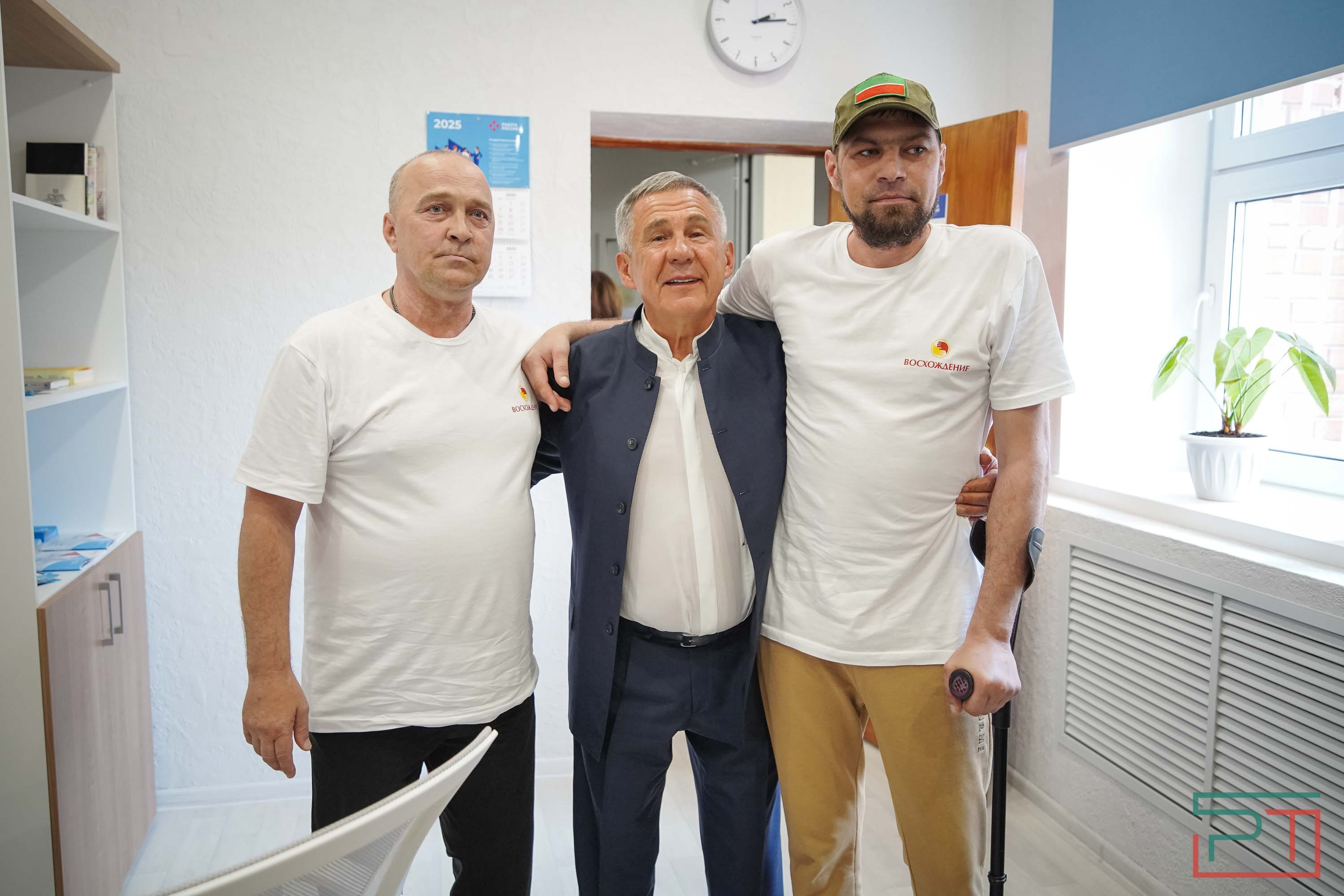 «Вы – наш главный защитник»: Минниханова попросили принять участие в выборах Раиса РТ