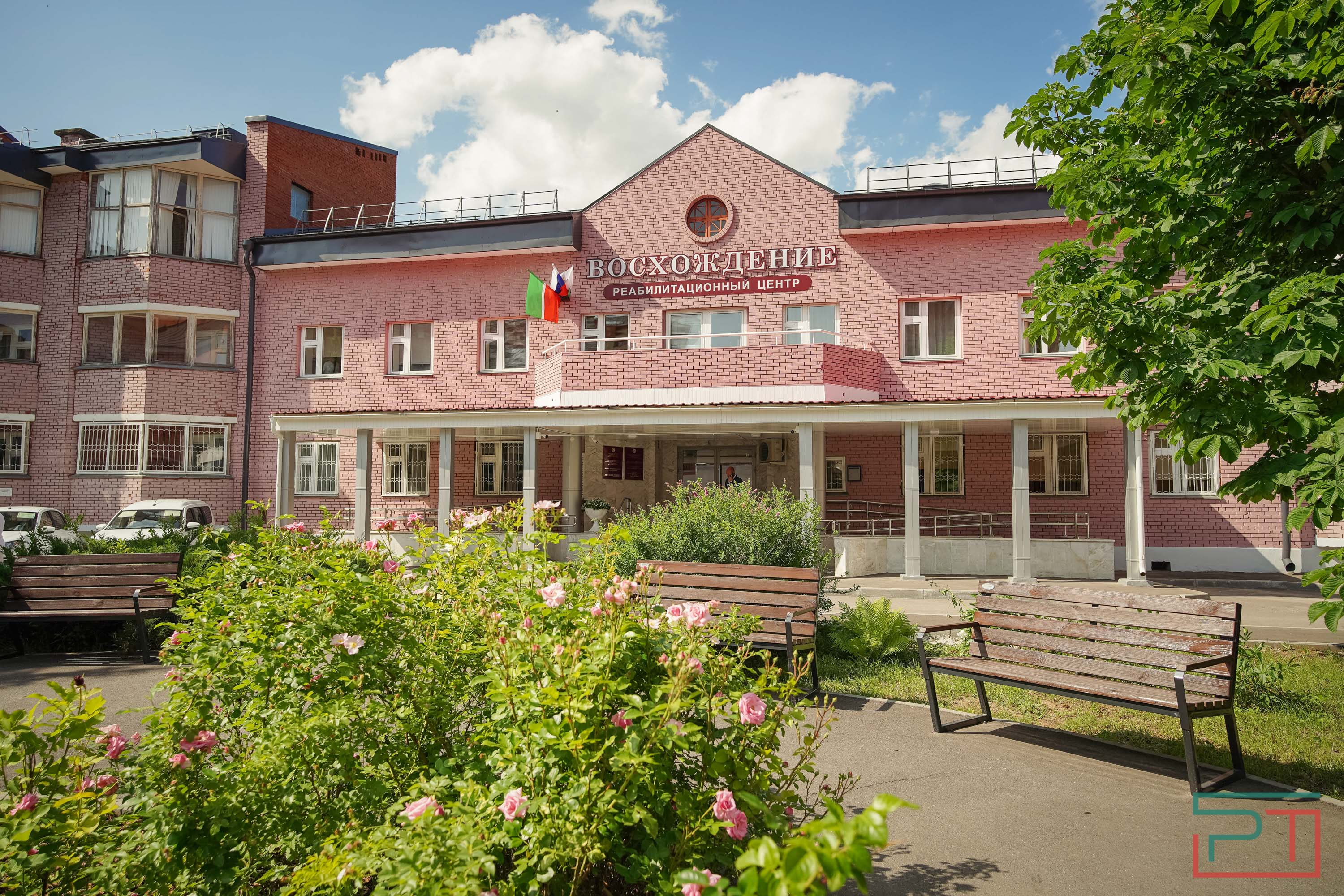 «Вы – наш главный защитник»: Минниханова попросили принять участие в выборах Раиса РТ