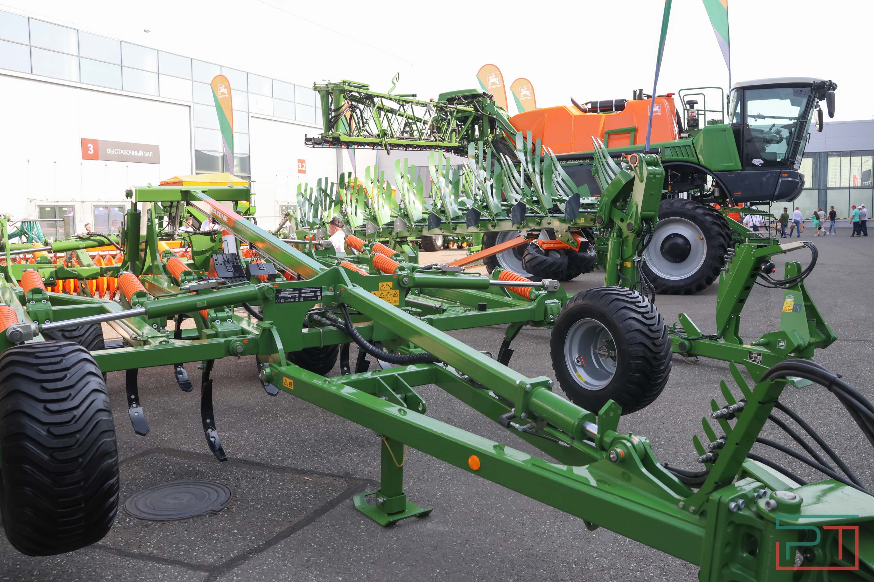 «Агроволга-2025» в Казани: и машины подарили, и интернет в селах запустили