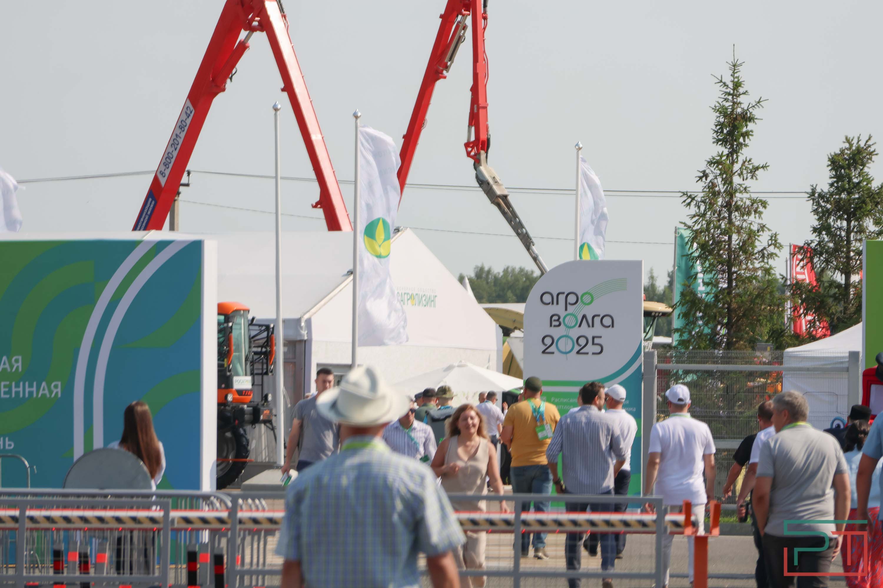 «Агроволга-2025» в Казани: и машины подарили, и интернет в селах запустили