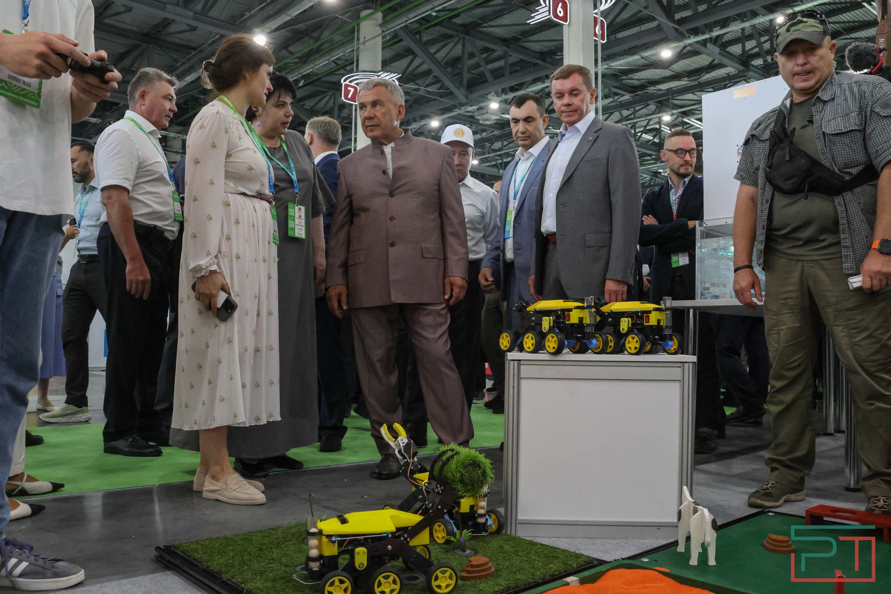 «Агроволга-2025» в Казани: и машины подарили, и интернет в селах запустили